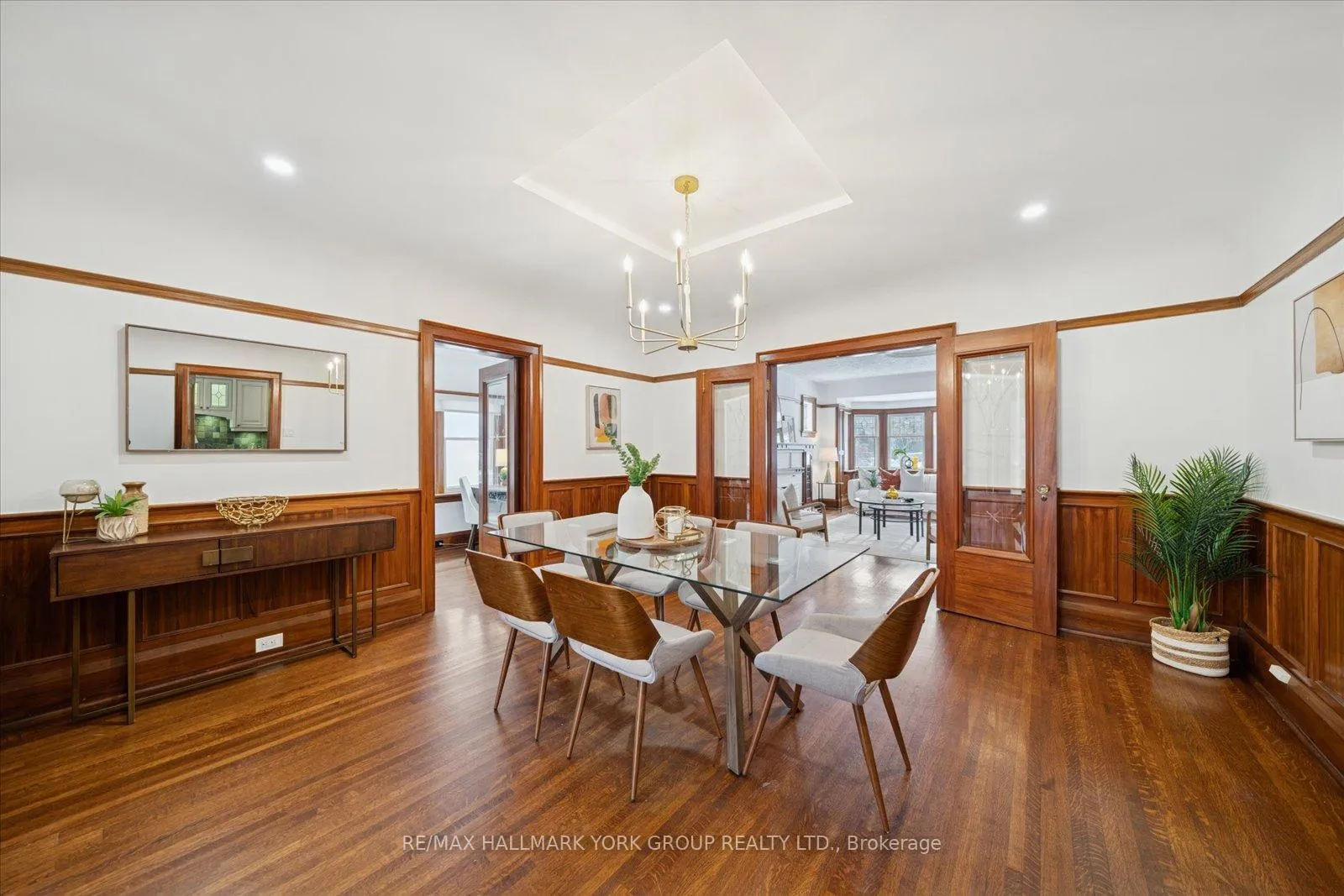 Photo 11 of 77 Joicey Boulevard, Toronto, Bedford Park-Nortown — HOMEH