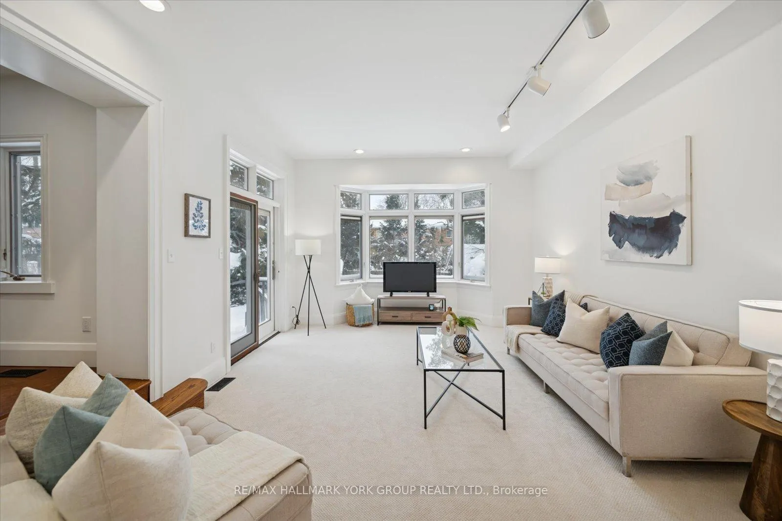 Photo 17 of 77 Joicey Boulevard, Toronto, Bedford Park-Nortown — HOMEH