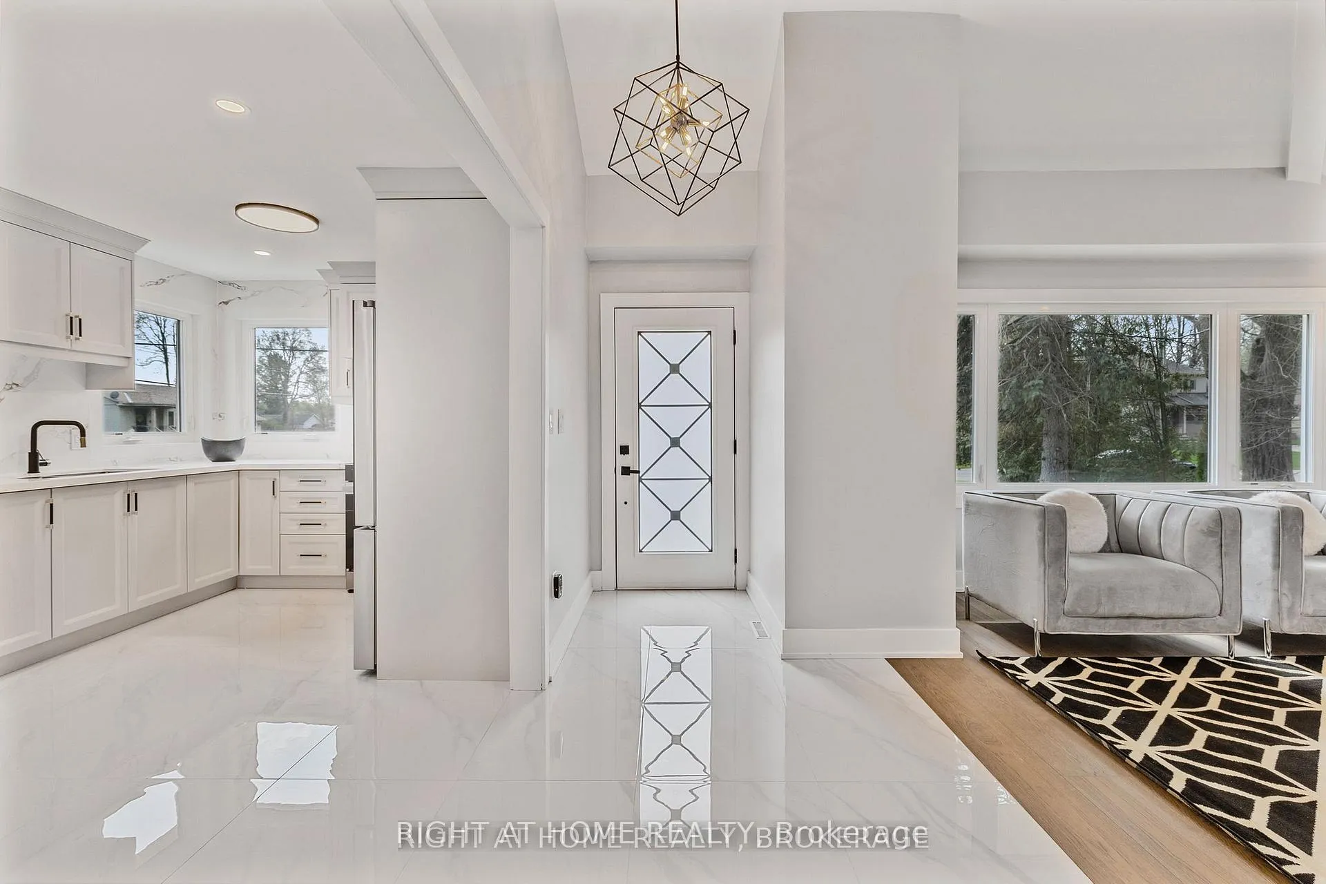 Photo 3 of Unit UPPER, 347 Mapledene Drive, Hamilton, Ancaster — HOMEH