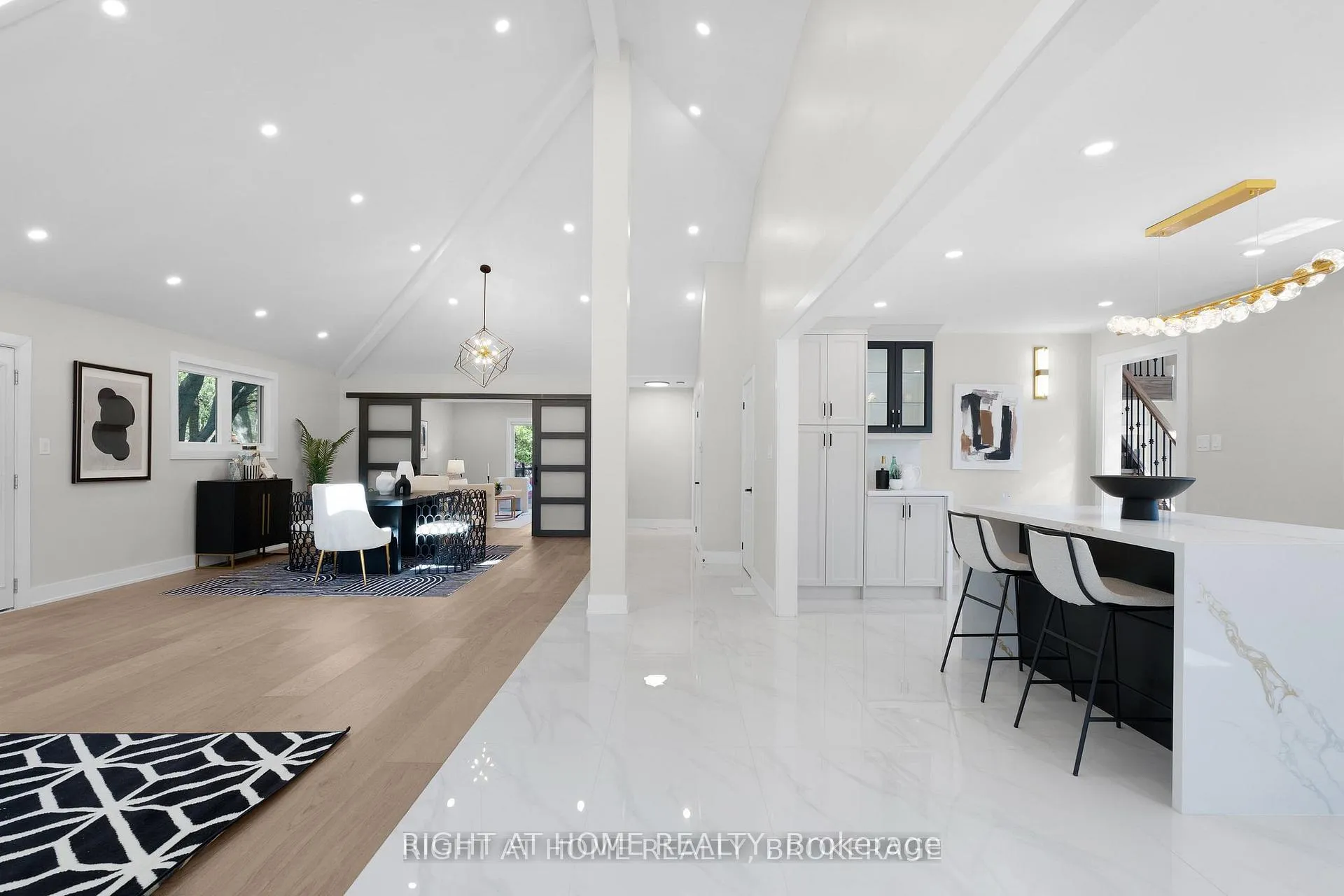 Photo 4 of Unit UPPER, 347 Mapledene Drive, Hamilton, Ancaster — HOMEH