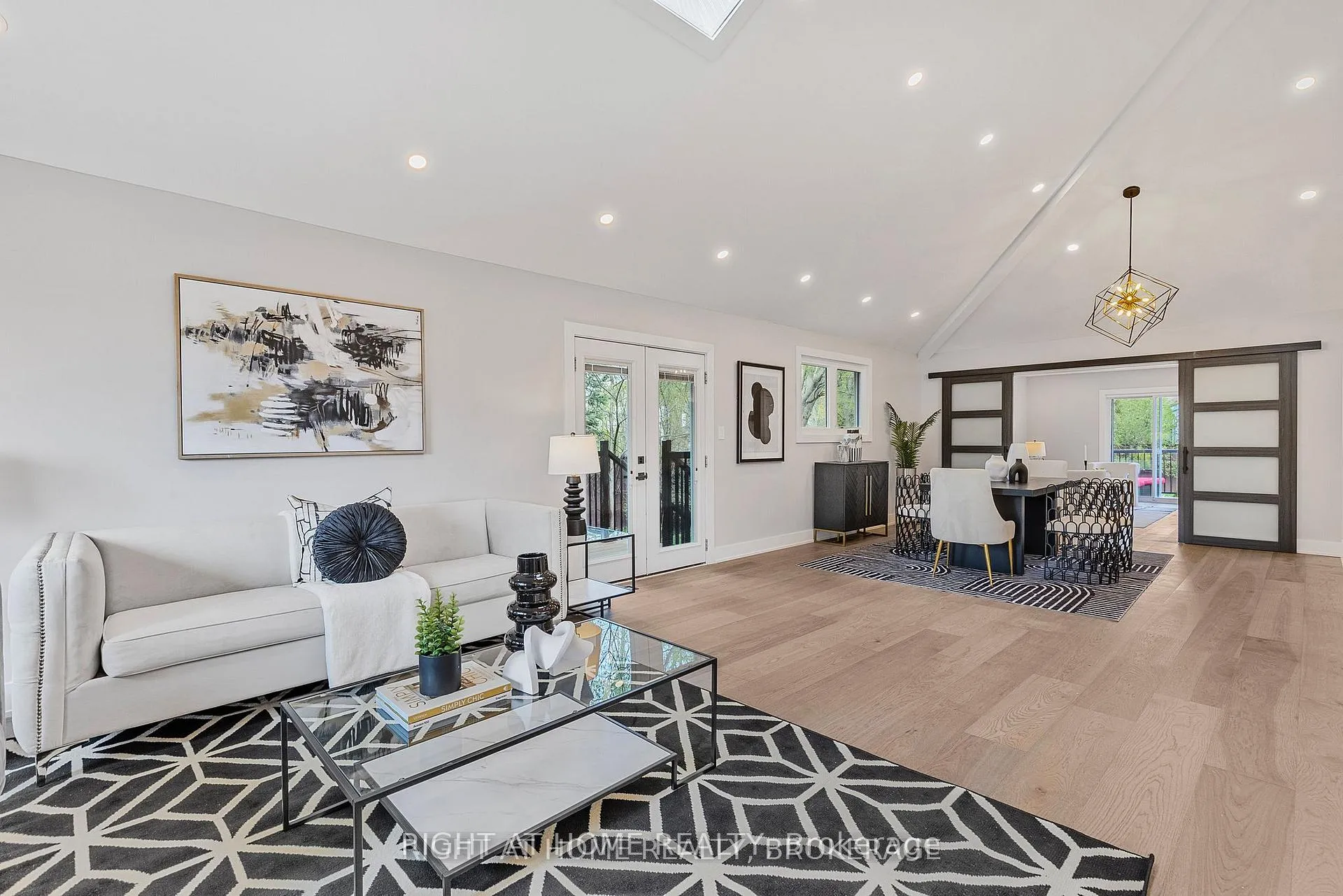 Photo 5 of Unit UPPER, 347 Mapledene Drive, Hamilton, Ancaster — HOMEH