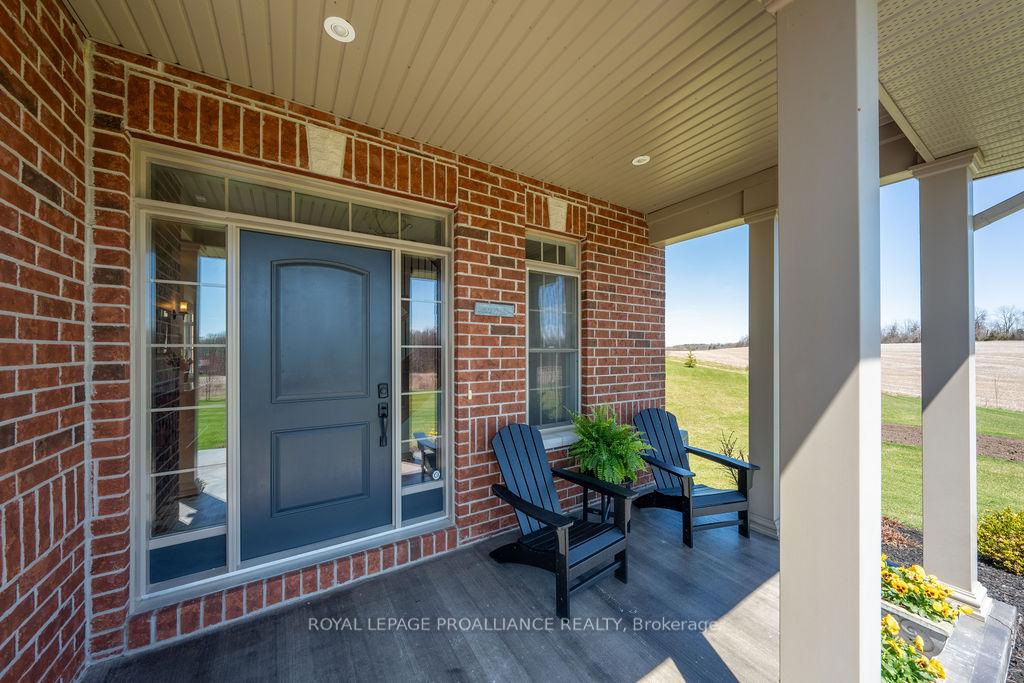 Photo 4 of 260 Smith Road, Belleville, Thurlow Ward — HOMEH