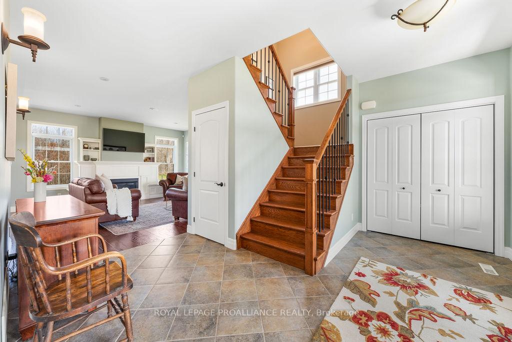Photo 7 of 260 Smith Road, Belleville, Thurlow Ward — HOMEH