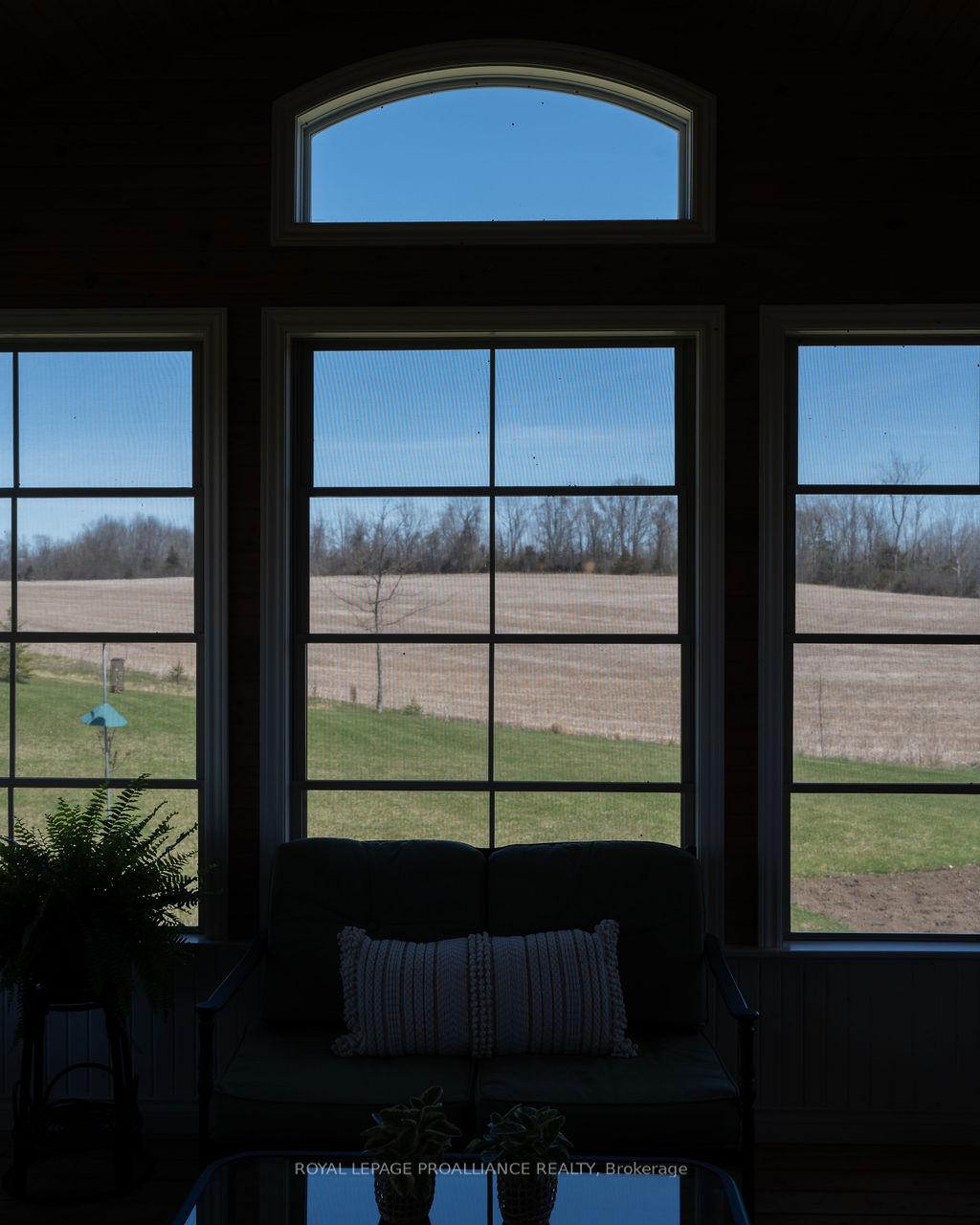 Photo 11 of 260 Smith Road, Belleville, Thurlow Ward — HOMEH