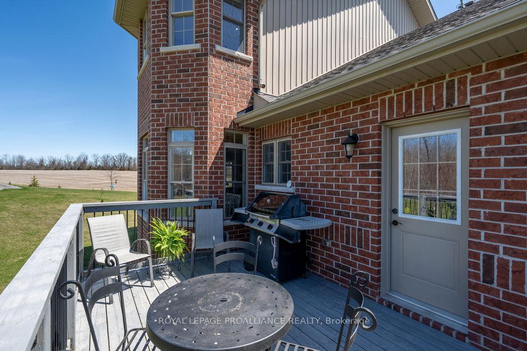 Photo 24 of 260 Smith Road, Belleville, Thurlow Ward — HOMEH