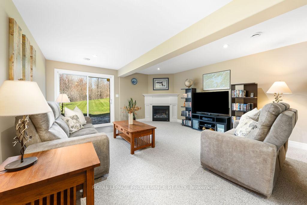 Photo 37 of 260 Smith Road, Belleville, Thurlow Ward — HOMEH