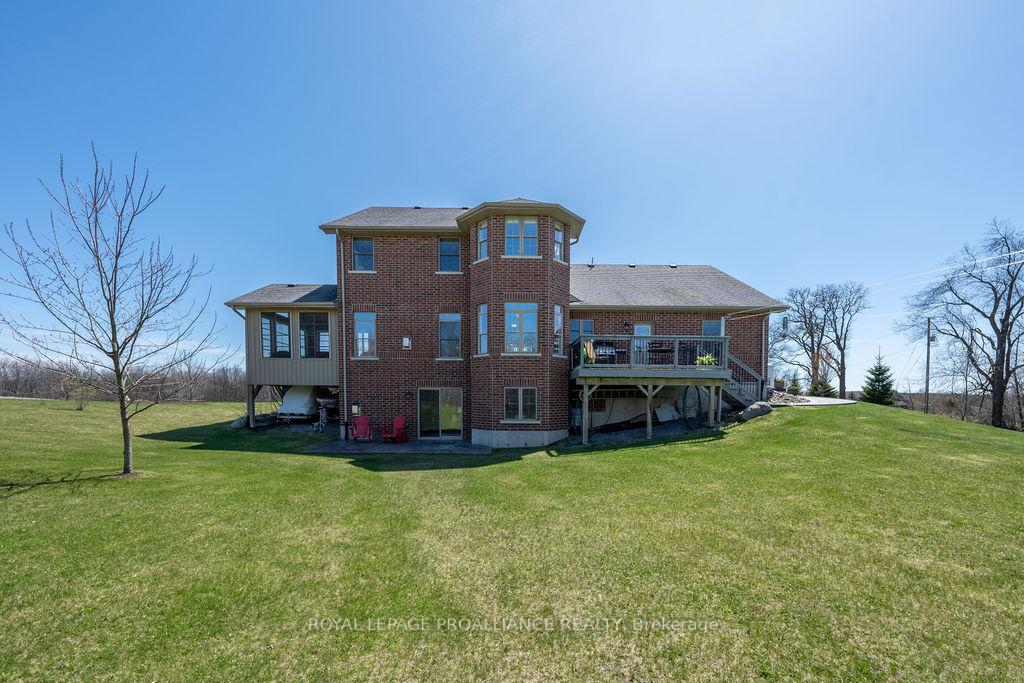 Photo 42 of 260 Smith Road, Belleville, Thurlow Ward — HOMEH