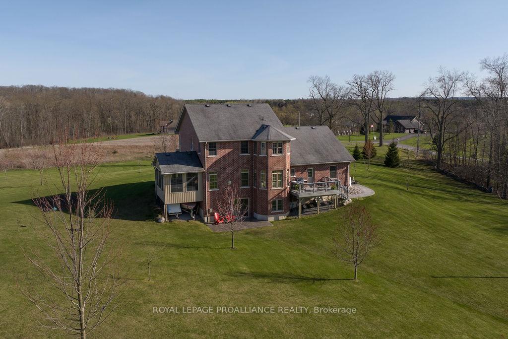 Photo 43 of 260 Smith Road, Belleville, Thurlow Ward — HOMEH