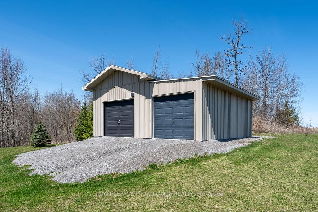 Photo 44 of 260 Smith Road, Belleville, Thurlow Ward — HOMEH