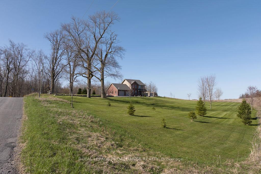 Photo 50 of 260 Smith Road, Belleville, Thurlow Ward — HOMEH