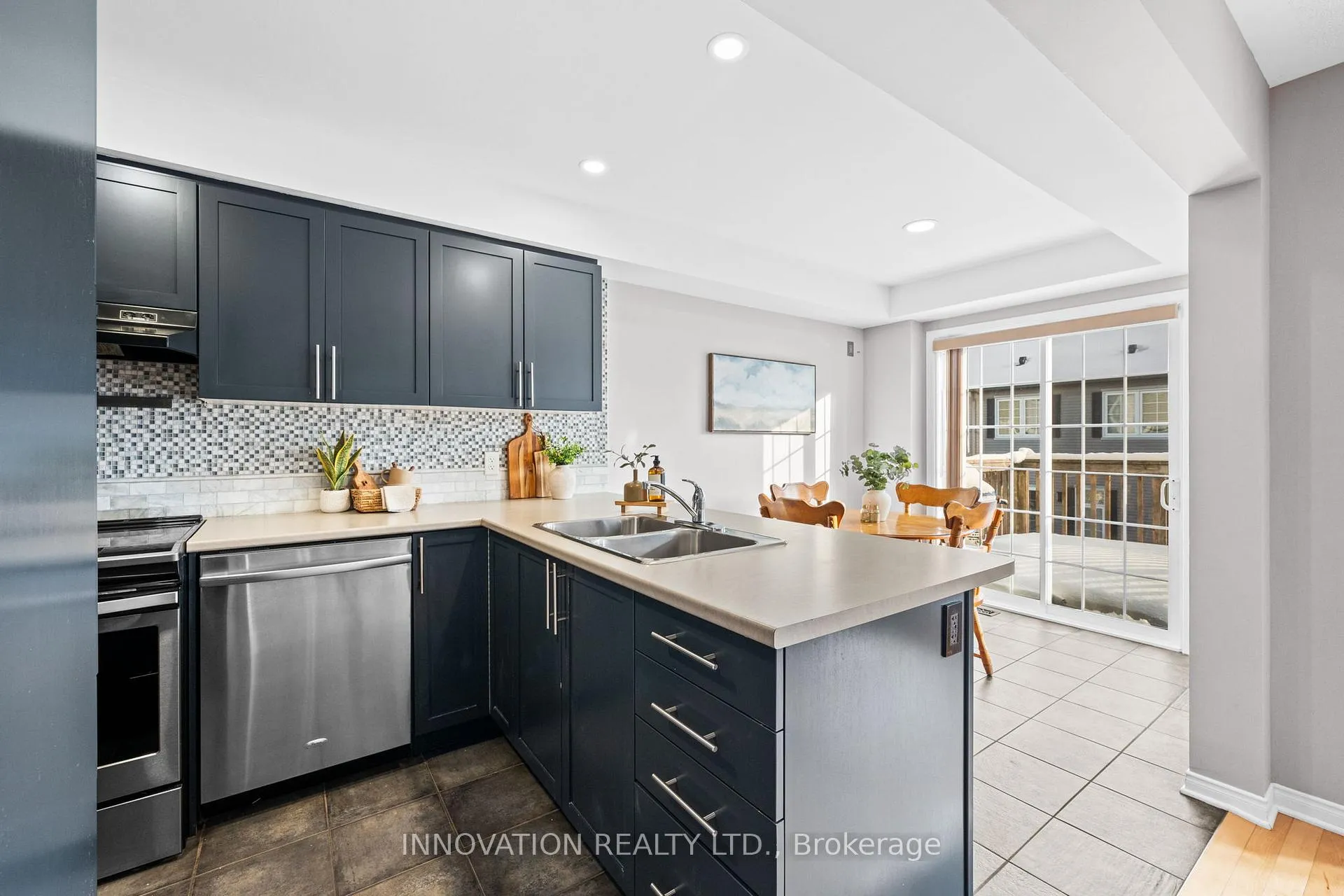 Photo 11 of 565 Dalewood Crescent, Ottawa, Stittsville (South) — HOMEH