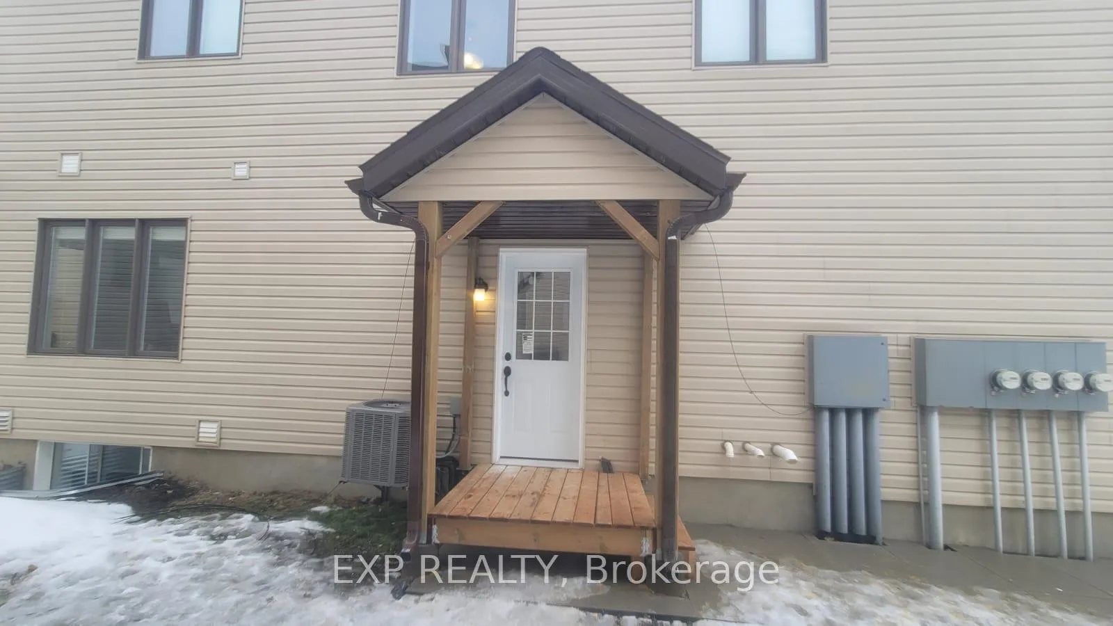 Photo 2 of 511- B Parade Drive, Ottawa, Stittsville (South) — HOMEH