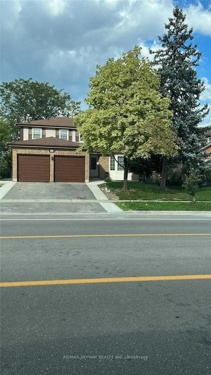 Photo 1 of 33 Mackay Street, Brampton, Central Park — HOMEH
