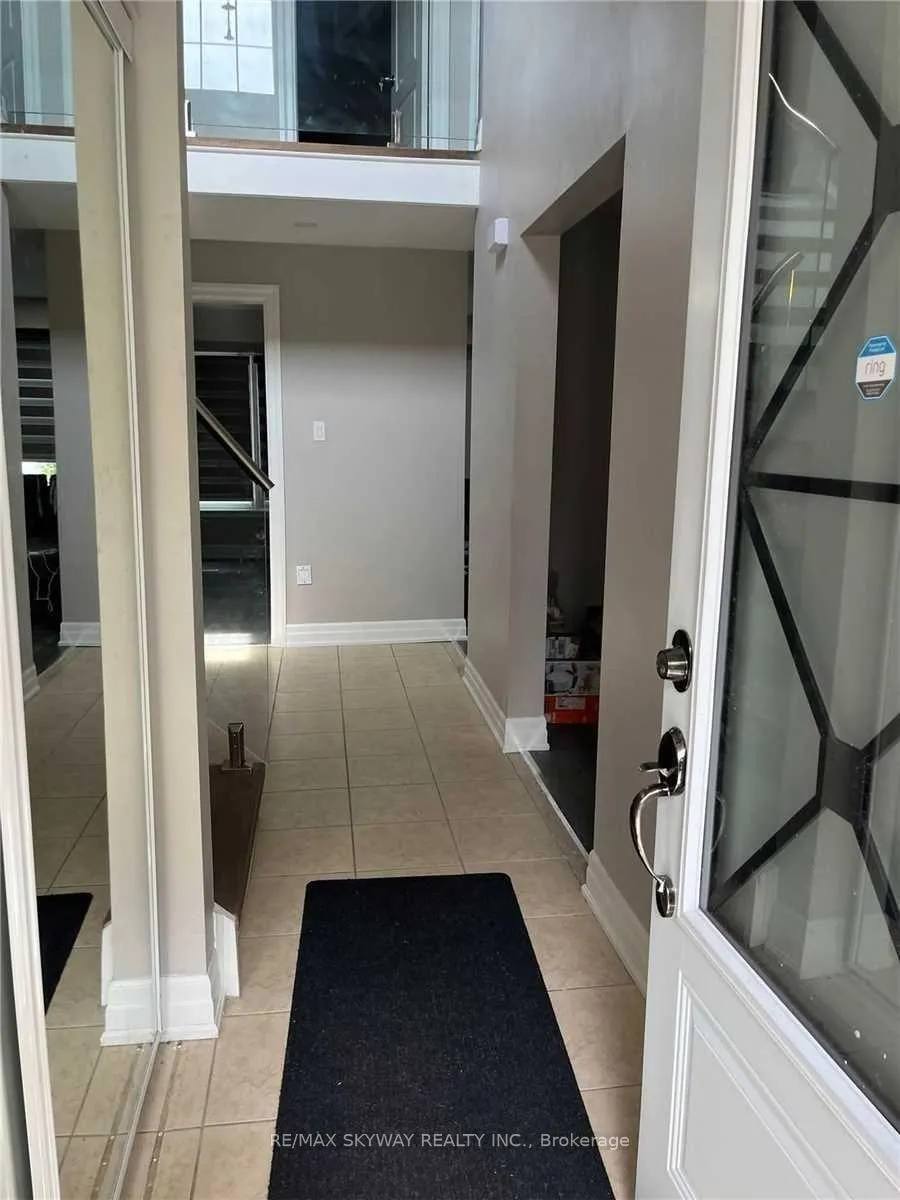 Photo 4 of 33 Mackay Street, Brampton, Central Park — HOMEH