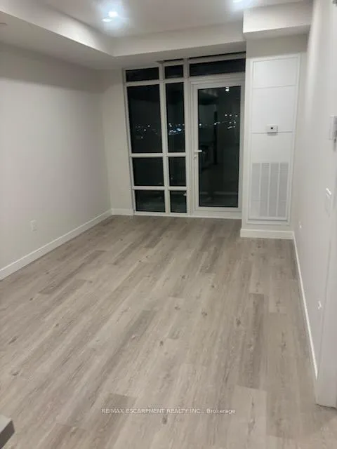 Photo 5 of Unit 502, 461 Green Road, Hamilton, Lakeshore — HOMEH