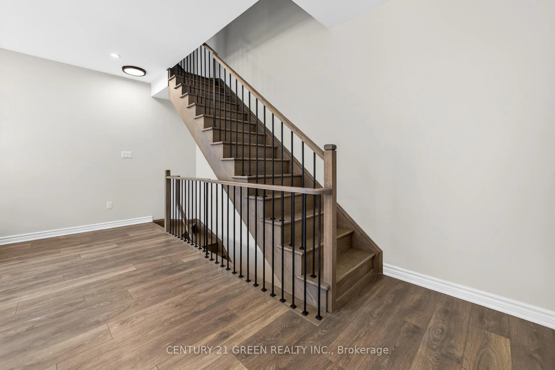 Photo 33 of 1166 Lloyd Landing Drive E, Milton, Ford — HOMEH