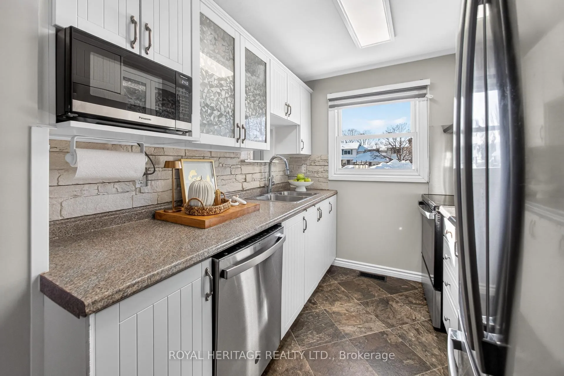 Photo 8 of 535 Shingle Bridge Place, Cambridge — HOMEH