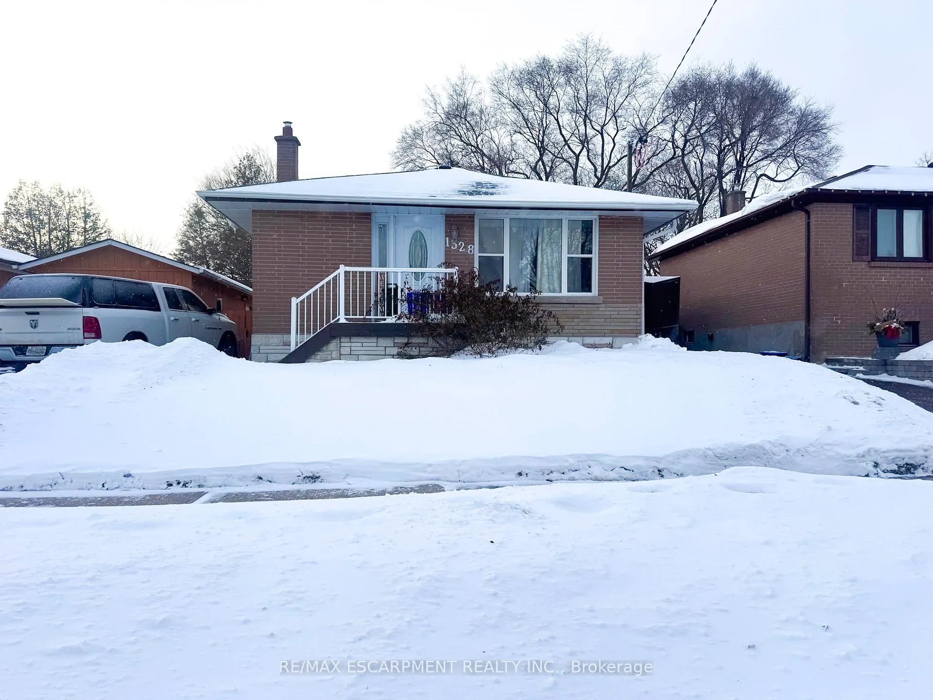 Photo 1 of Unit LOWER, 1328 Sharbot Street, Oshawa, Lakeview — HOMEH