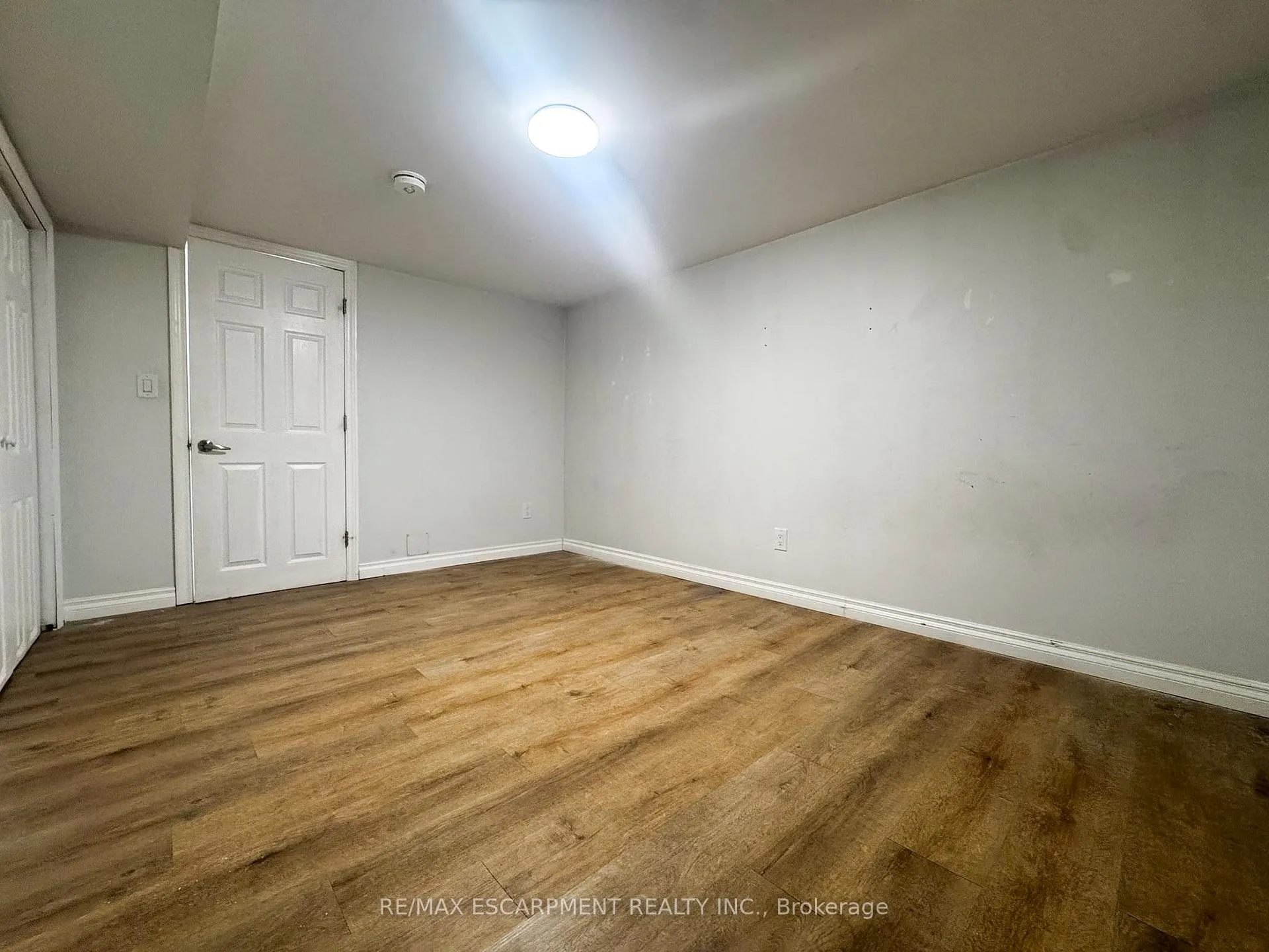 Photo 4 of Unit LOWER, 1328 Sharbot Street, Oshawa, Lakeview — HOMEH