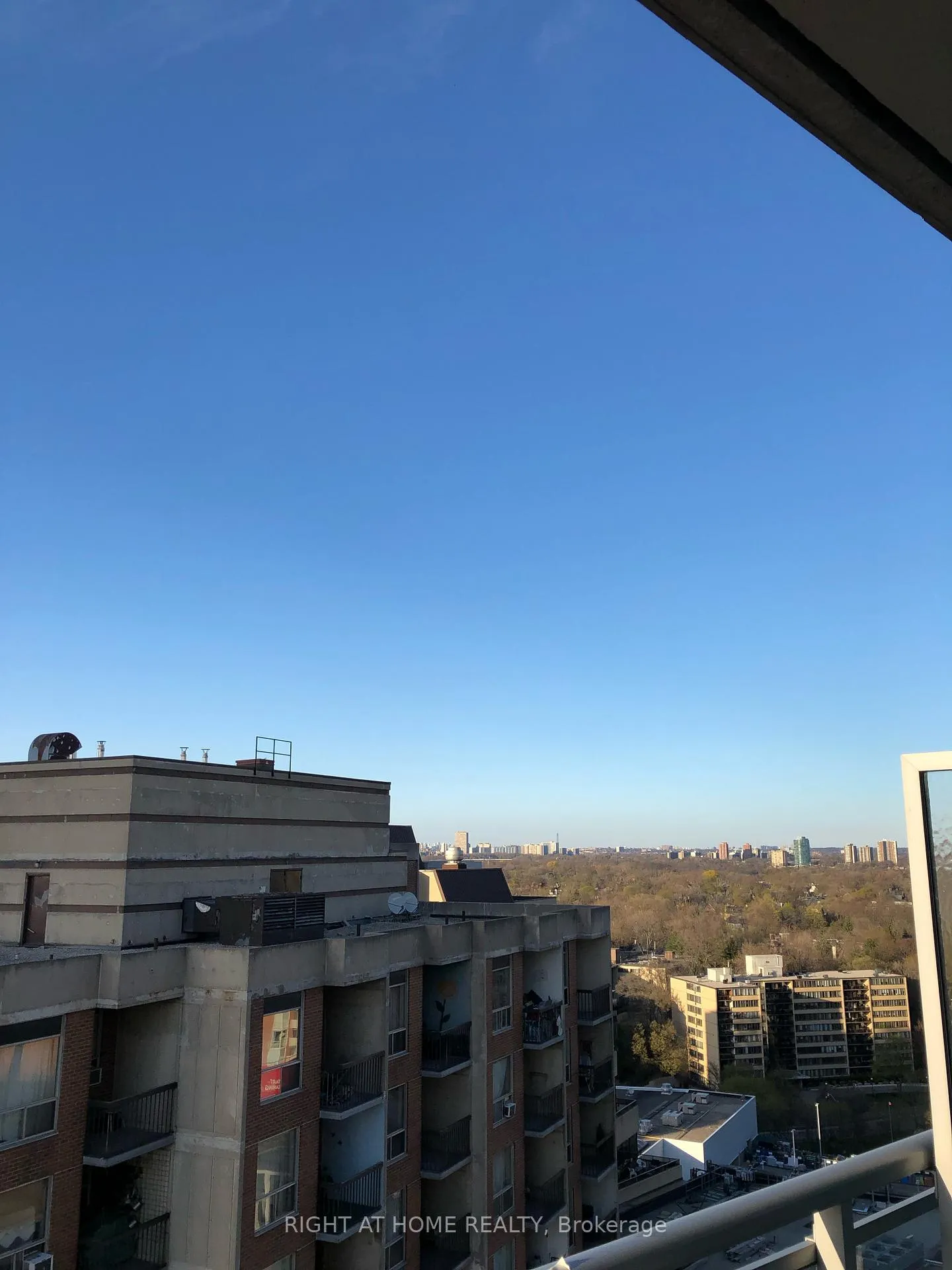 Photo 5 of Unit PH207, 8 Scollard Street, Toronto, The Annex — HOMEH