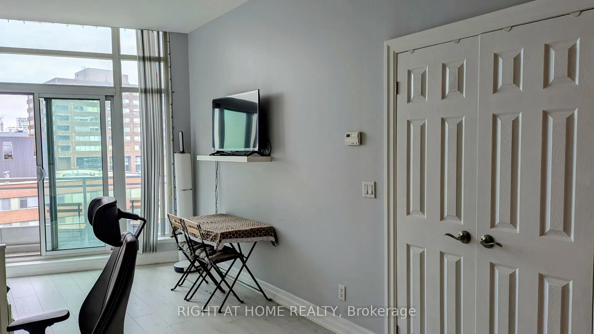 Photo 15 of Unit PH207, 8 Scollard Street, Toronto, The Annex — HOMEH