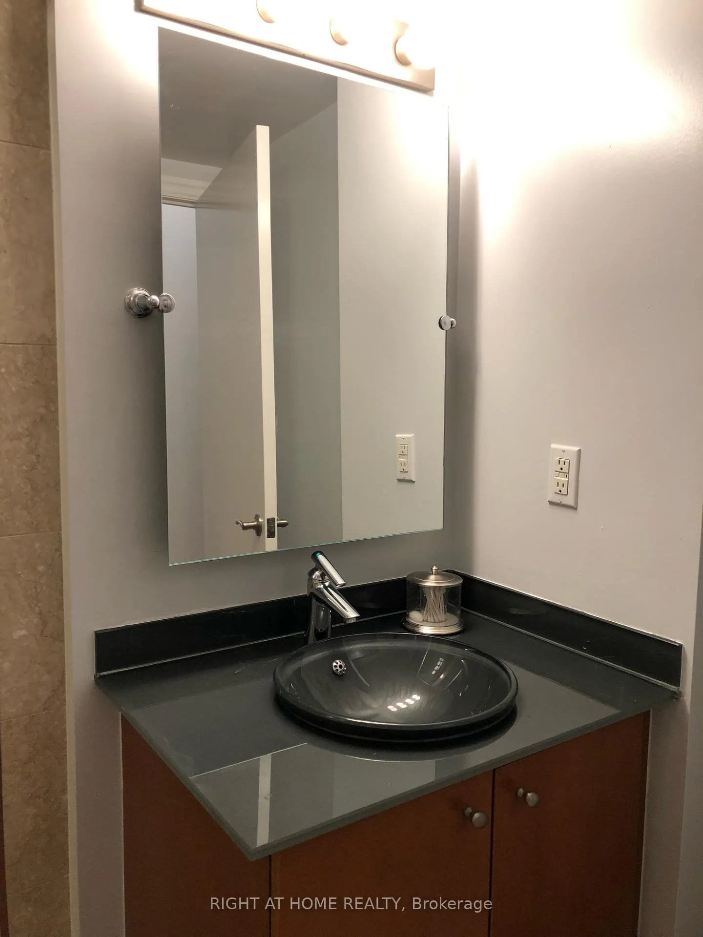 Photo 16 of Unit PH207, 8 Scollard Street, Toronto, The Annex — HOMEH