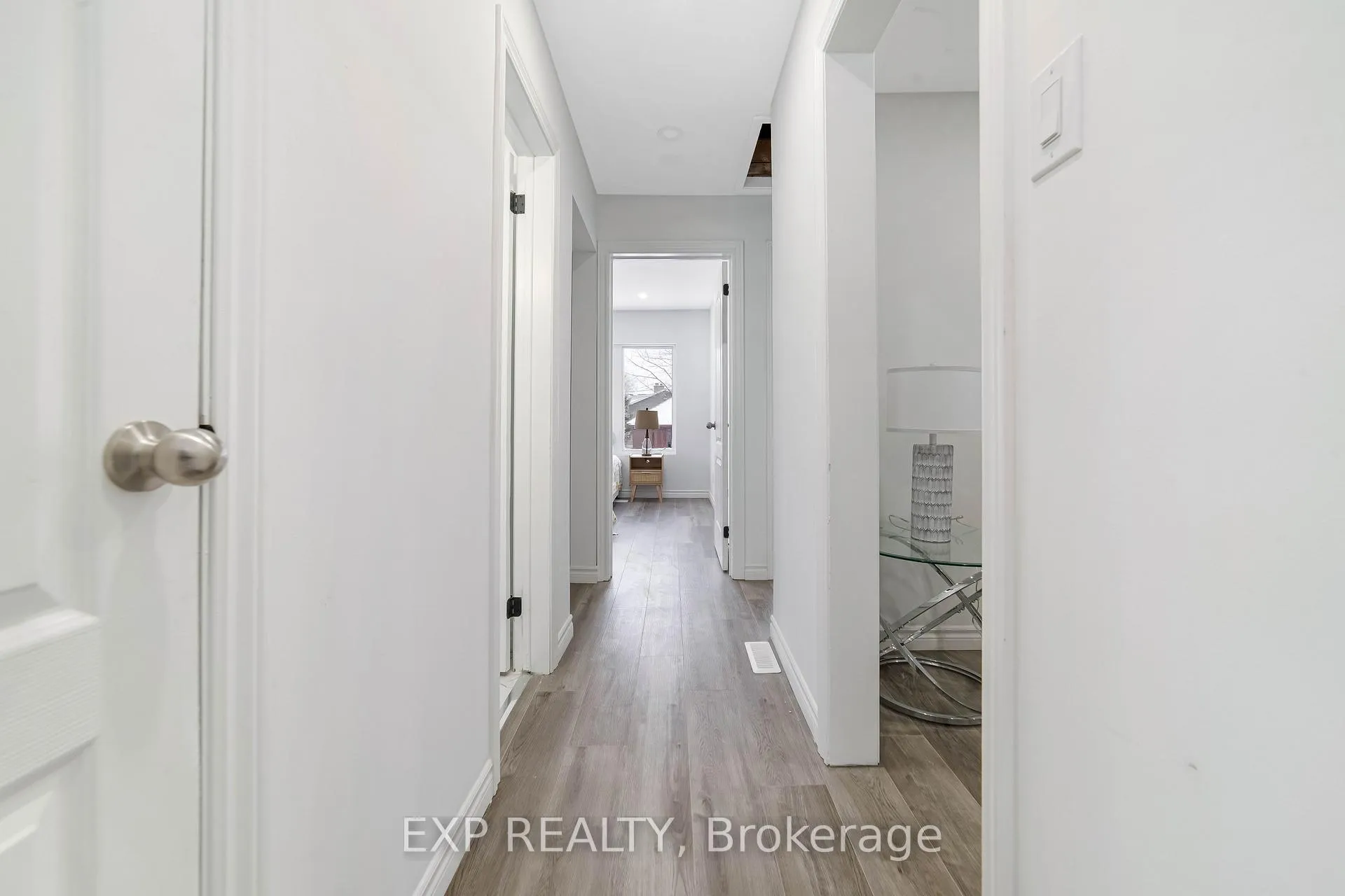 Photo 9 of 206 Vancouver Street, London, East H — HOMEH