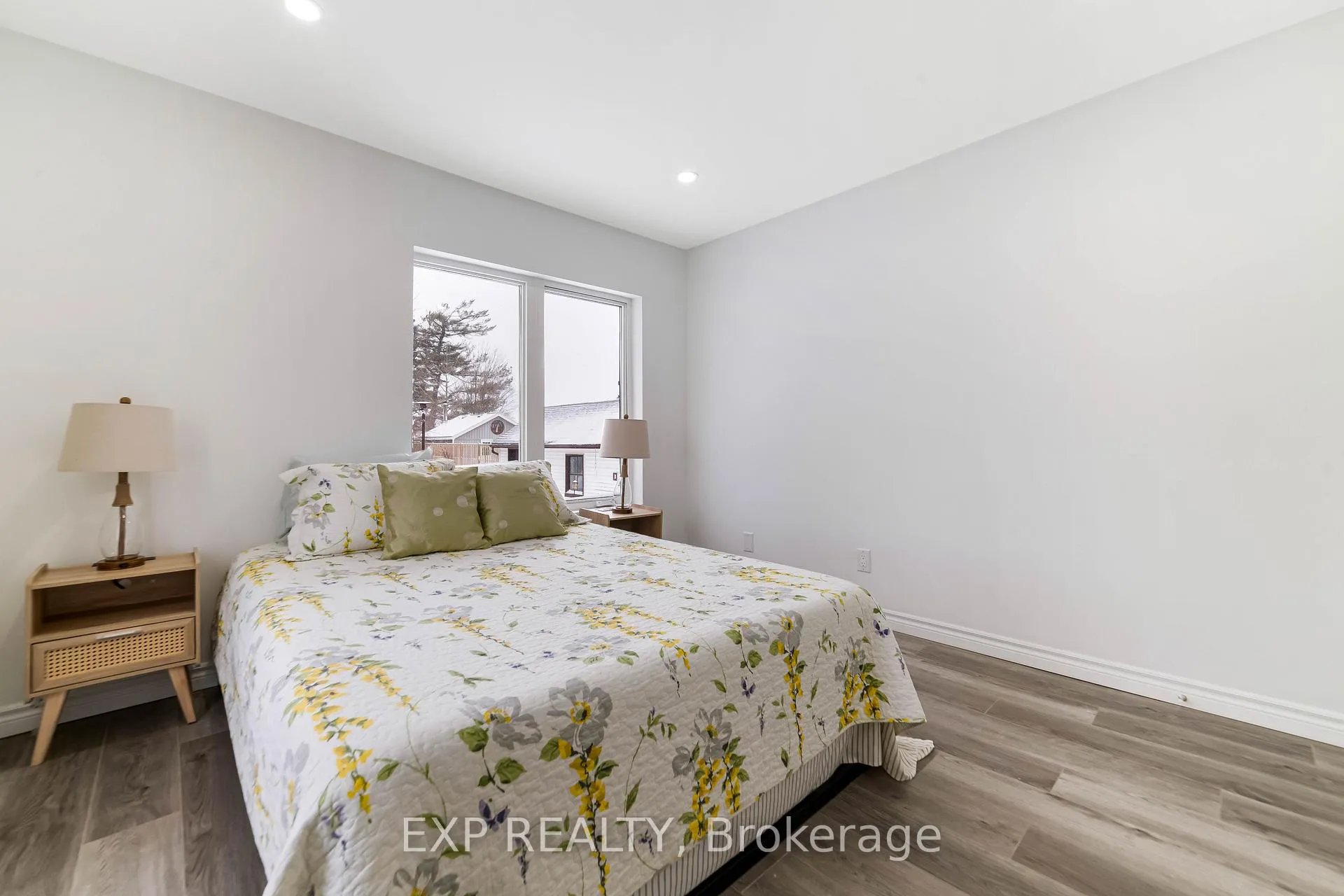 Photo 11 of 206 Vancouver Street, London, East H — HOMEH