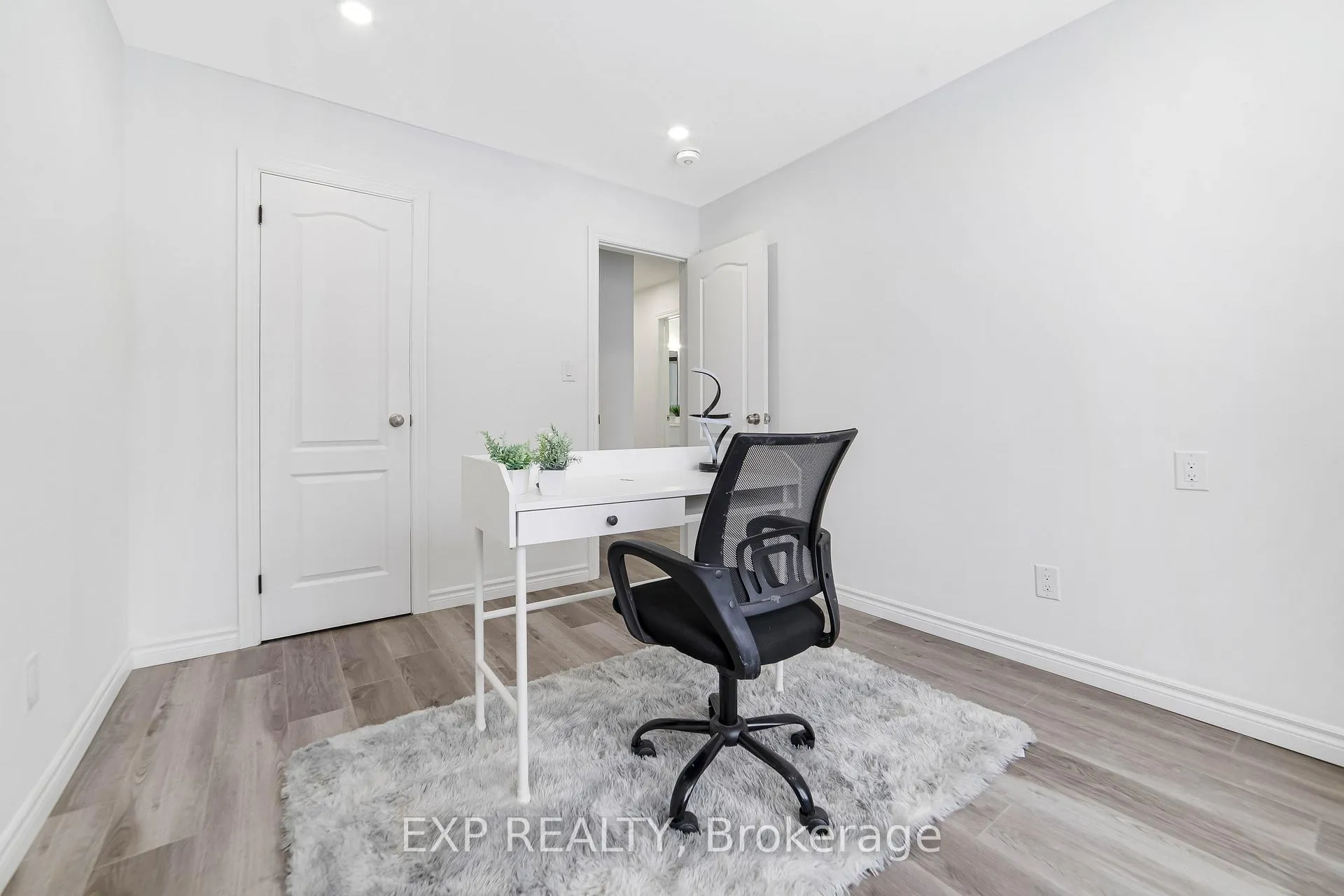 Photo 17 of 206 Vancouver Street, London, East H — HOMEH