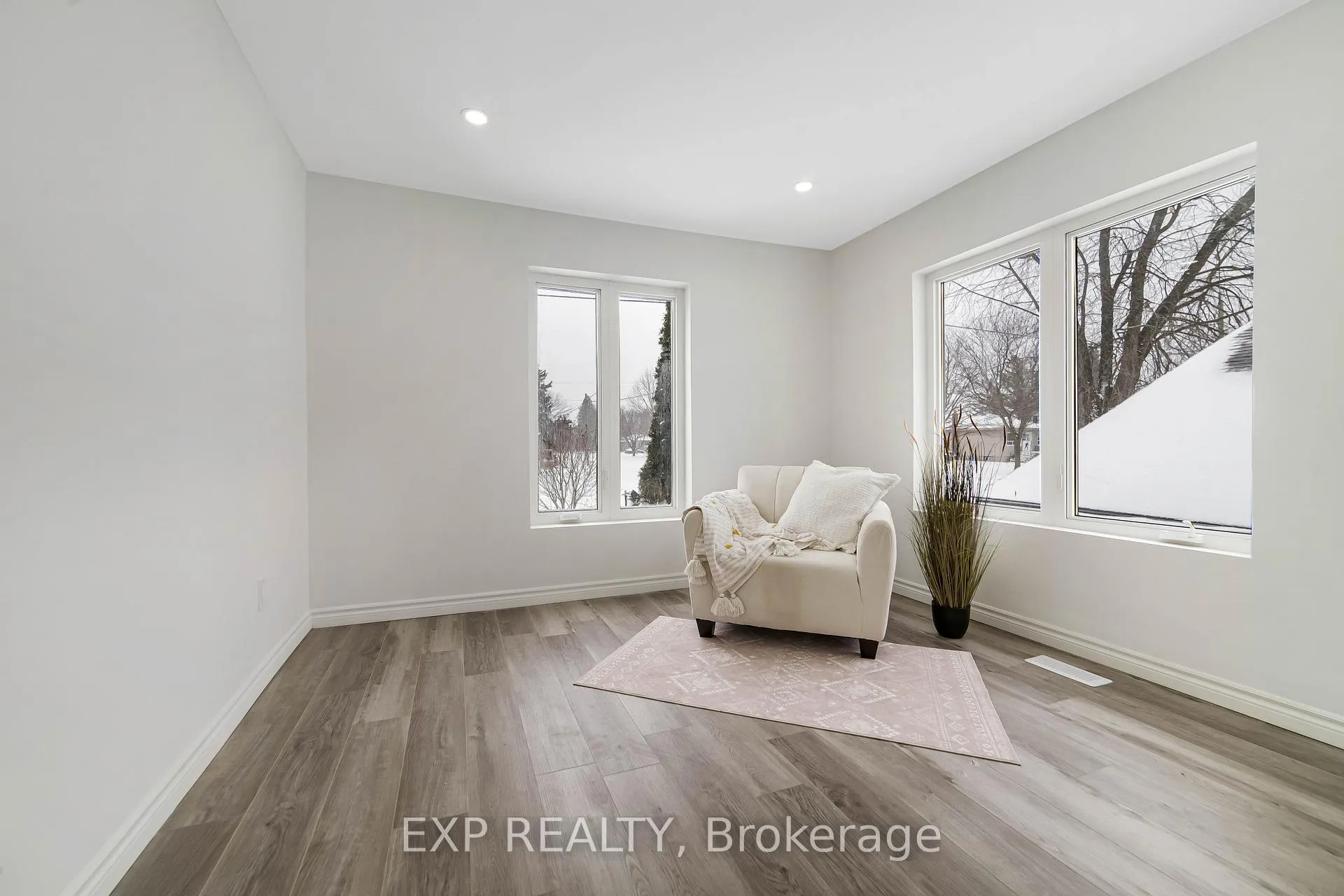 Photo 19 of 206 Vancouver Street, London, East H — HOMEH