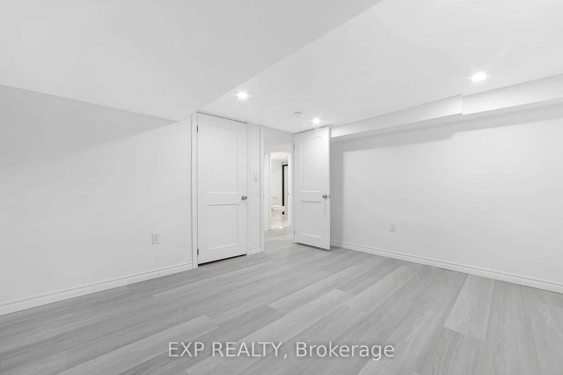Photo 31 of 206 Vancouver Street, London, East H — HOMEH