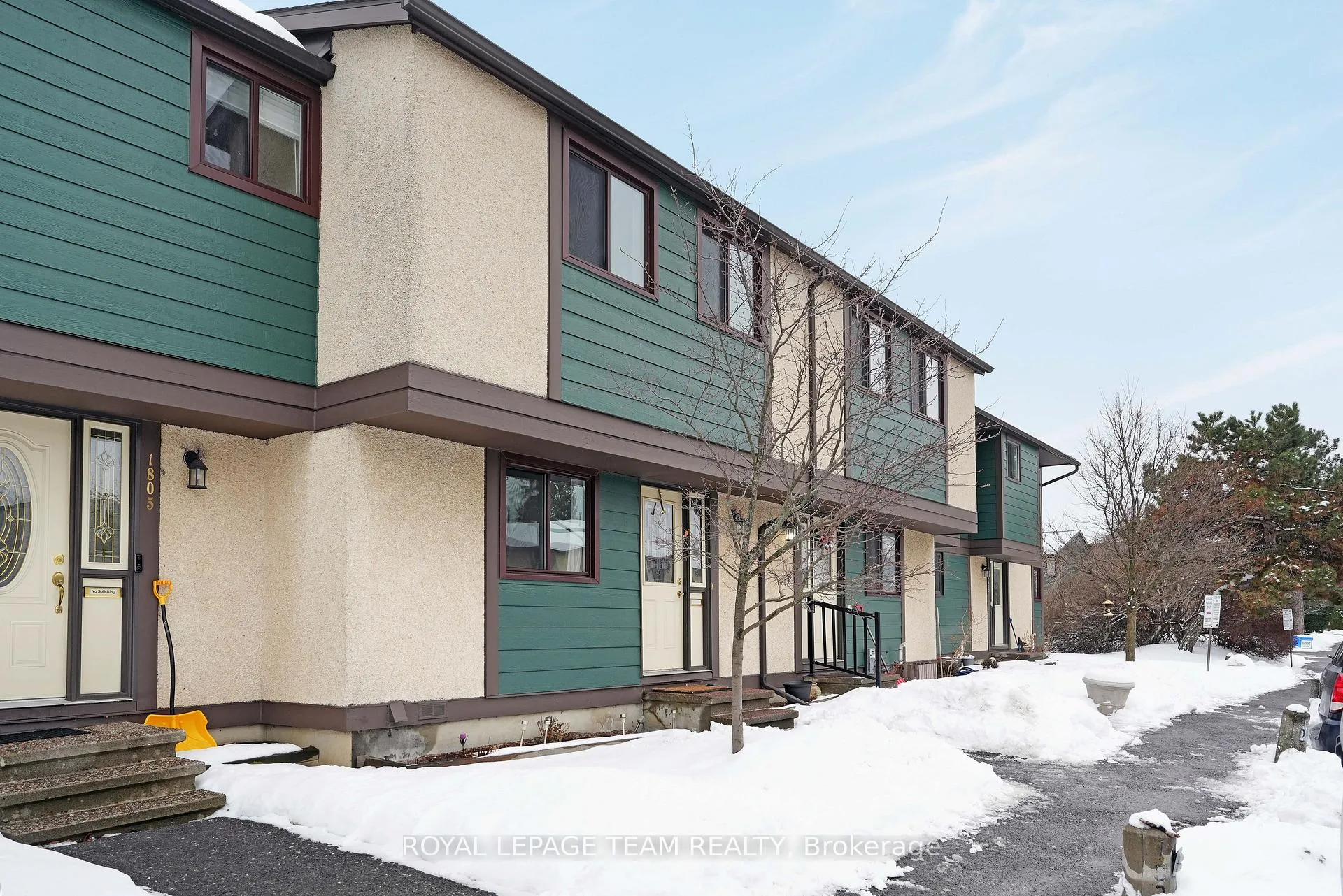 Photo 2 of 1807 Meadowbrook Road, Ottawa, Pineview — HOMEH