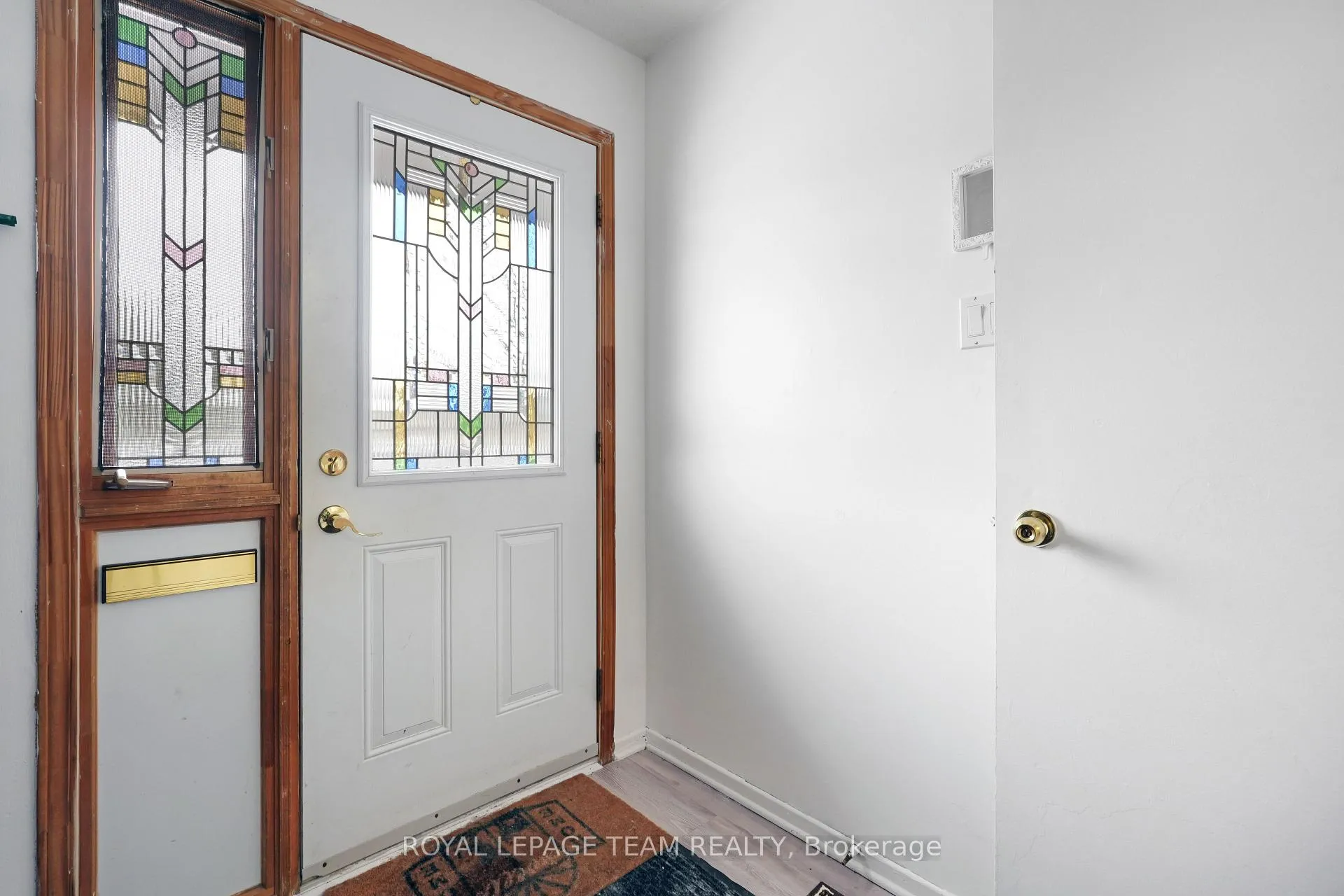 Photo 4 of 1807 Meadowbrook Road, Ottawa, Pineview — HOMEH