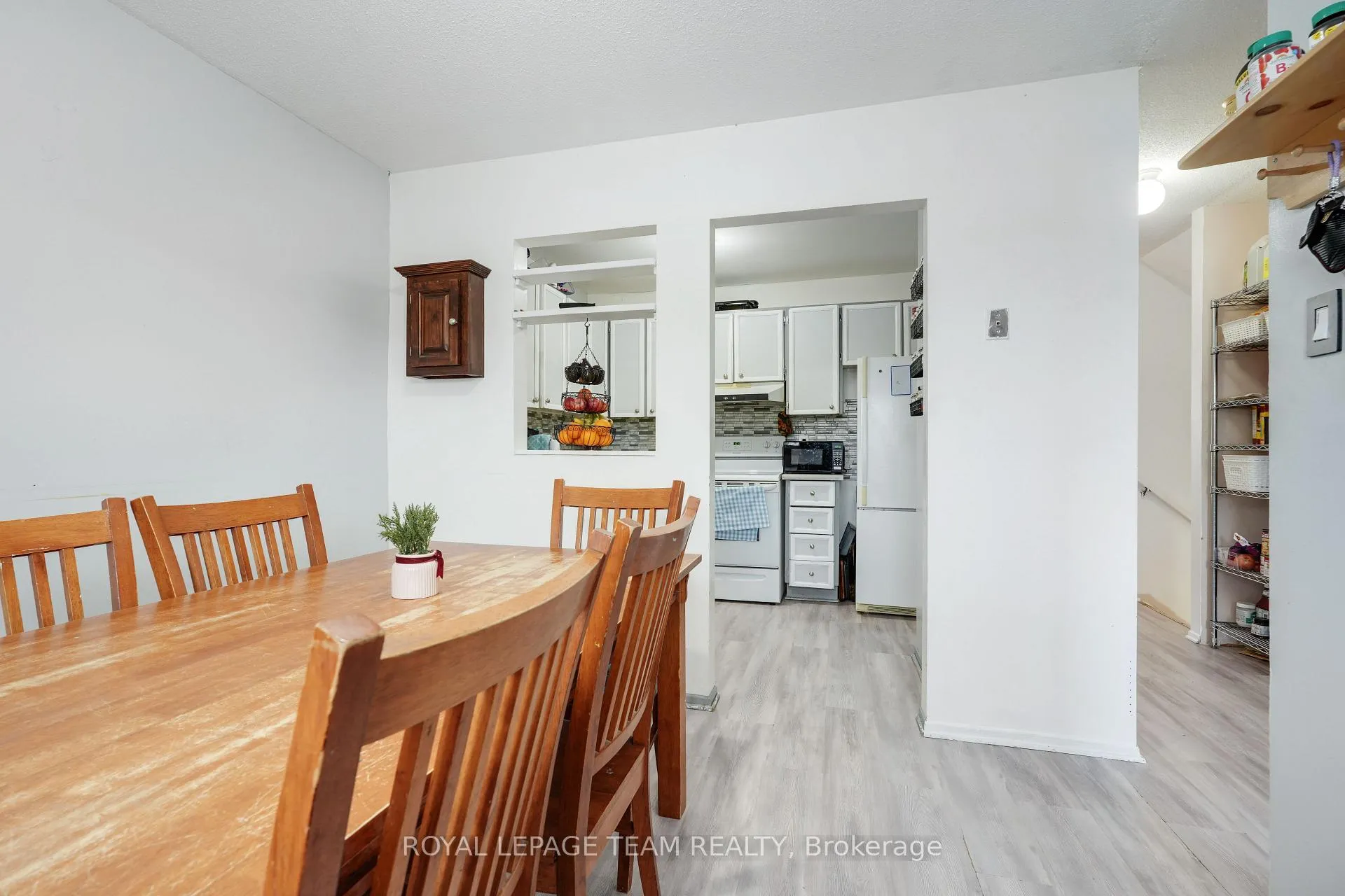 Photo 6 of 1807 Meadowbrook Road, Ottawa, Pineview — HOMEH