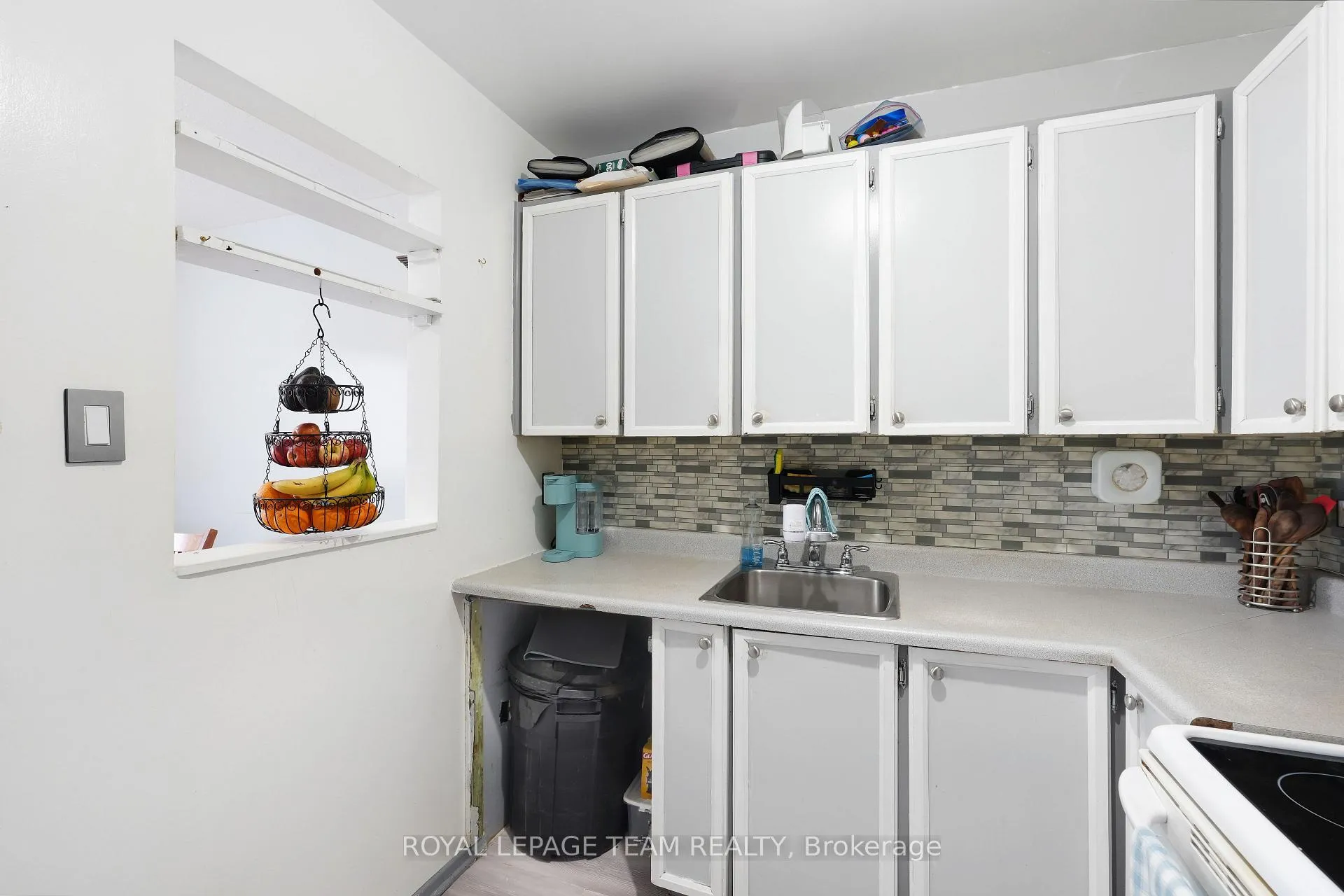 Photo 8 of 1807 Meadowbrook Road, Ottawa, Pineview — HOMEH