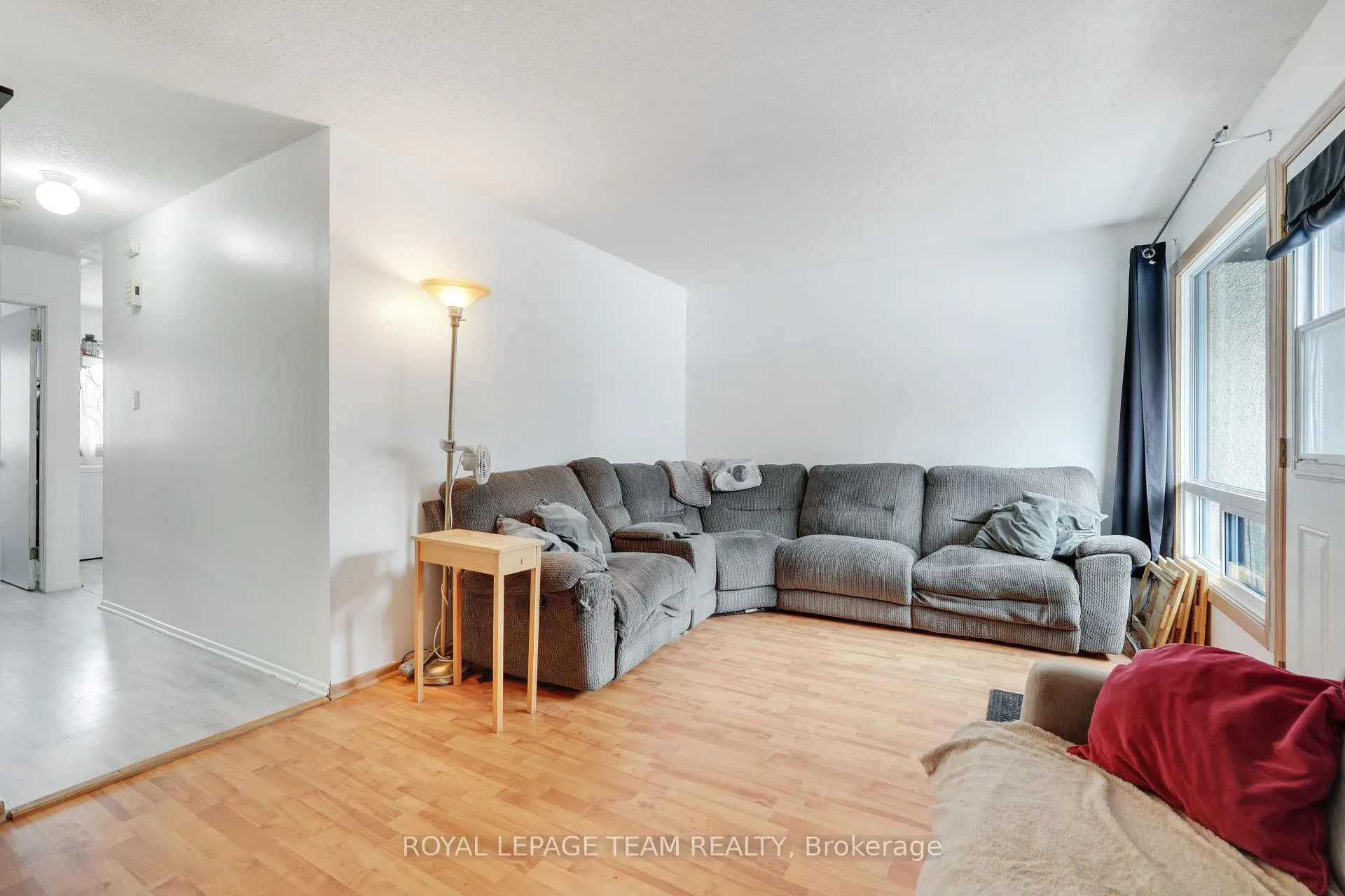 Photo 13 of 1807 Meadowbrook Road, Ottawa, Pineview — HOMEH