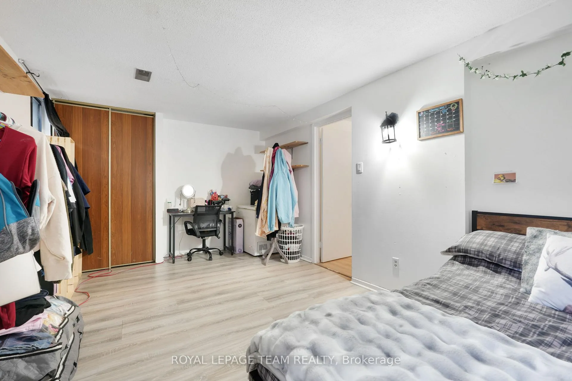 Photo 24 of 1807 Meadowbrook Road, Ottawa, Pineview — HOMEH