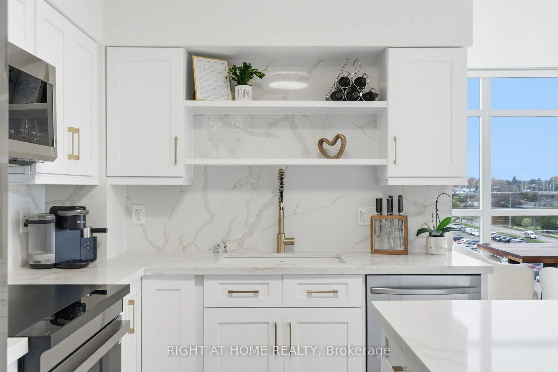 Photo 6 of Unit 711, 1600 Charles Street, Whitby, Port Whitby — HOMEH