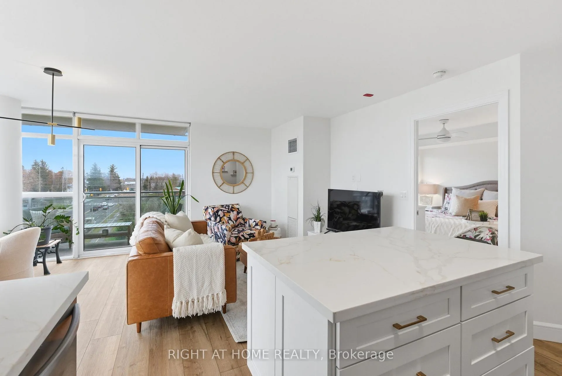 Photo 13 of Unit 711, 1600 Charles Street, Whitby, Port Whitby — HOMEH