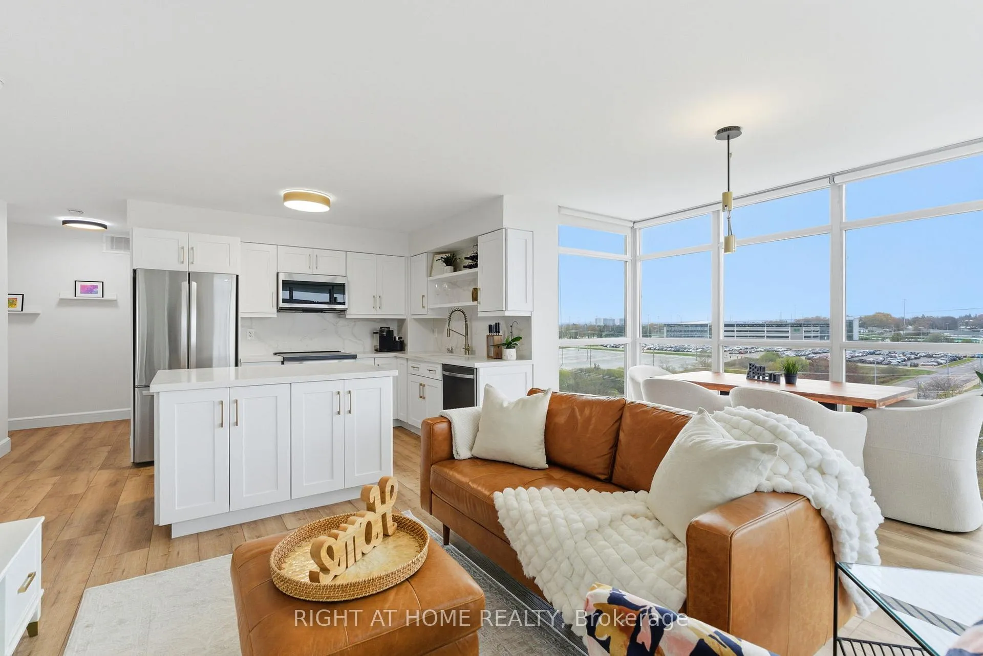 Photo 16 of Unit 711, 1600 Charles Street, Whitby, Port Whitby — HOMEH