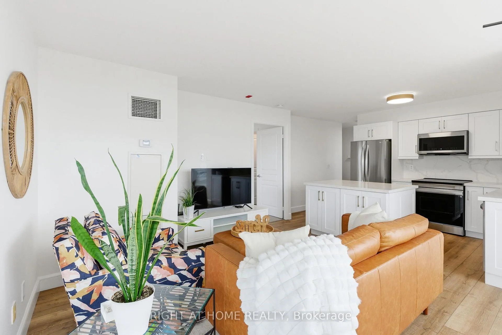 Photo 19 of Unit 711, 1600 Charles Street, Whitby, Port Whitby — HOMEH