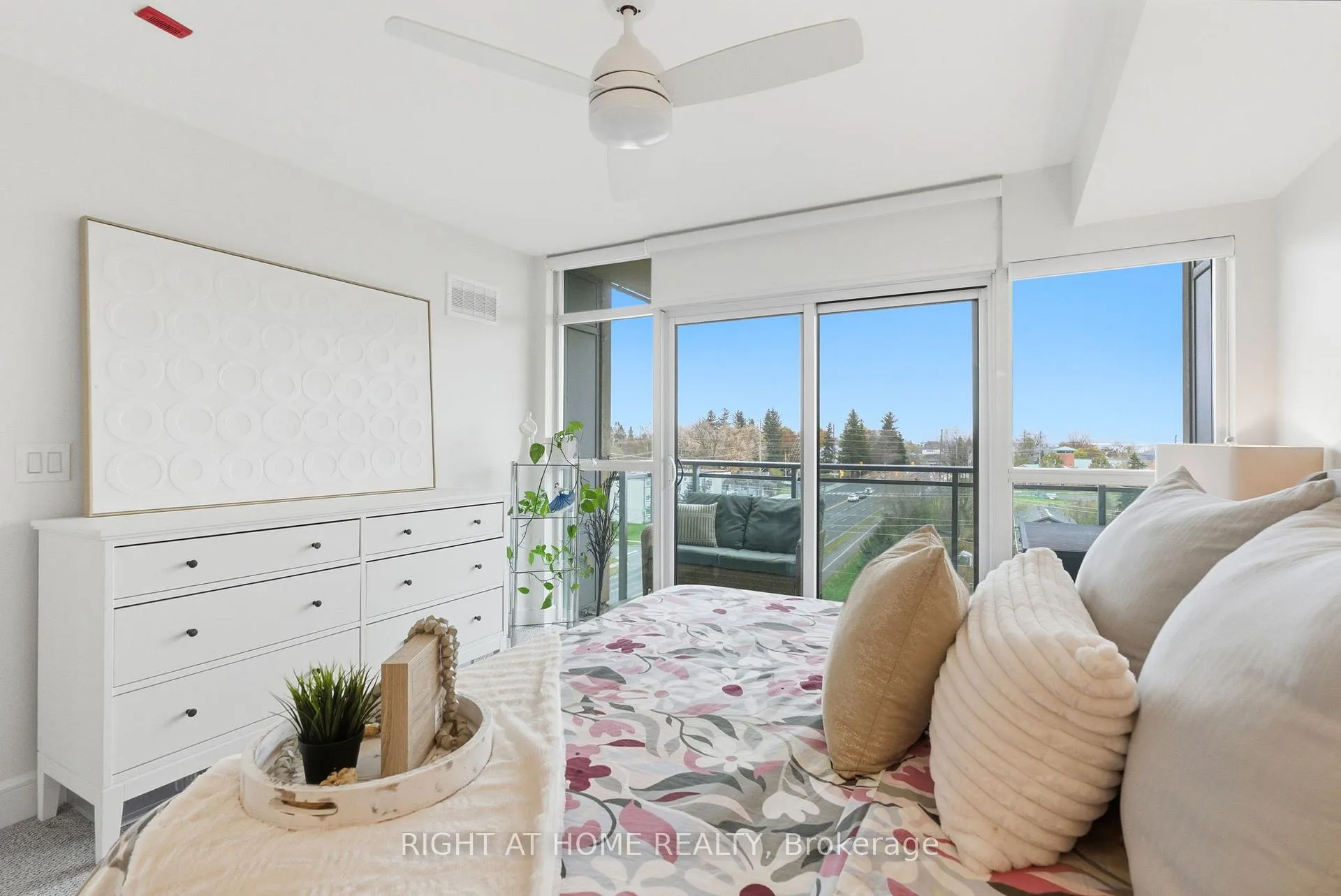 Photo 24 of Unit 711, 1600 Charles Street, Whitby, Port Whitby — HOMEH