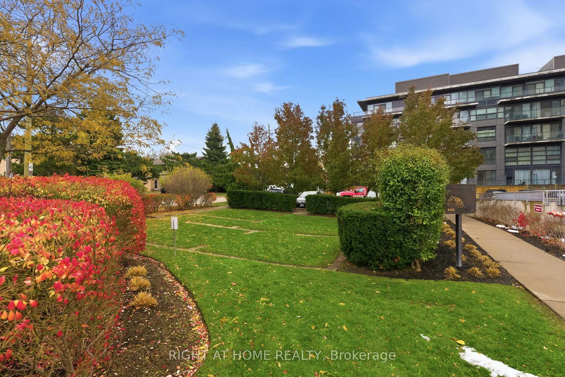 Photo 42 of Unit 711, 1600 Charles Street, Whitby, Port Whitby — HOMEH