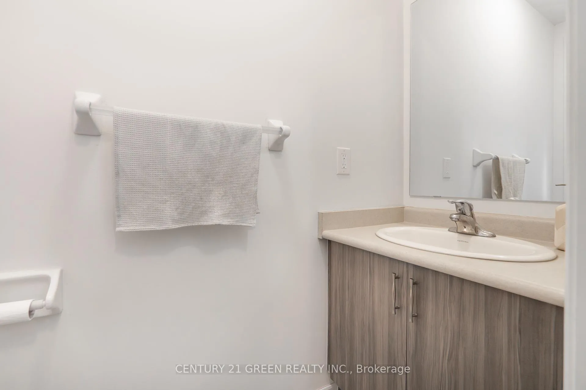 Photo 10 of 271 Great Falls Boulevard E, Hamilton, Waterdown — HOMEH