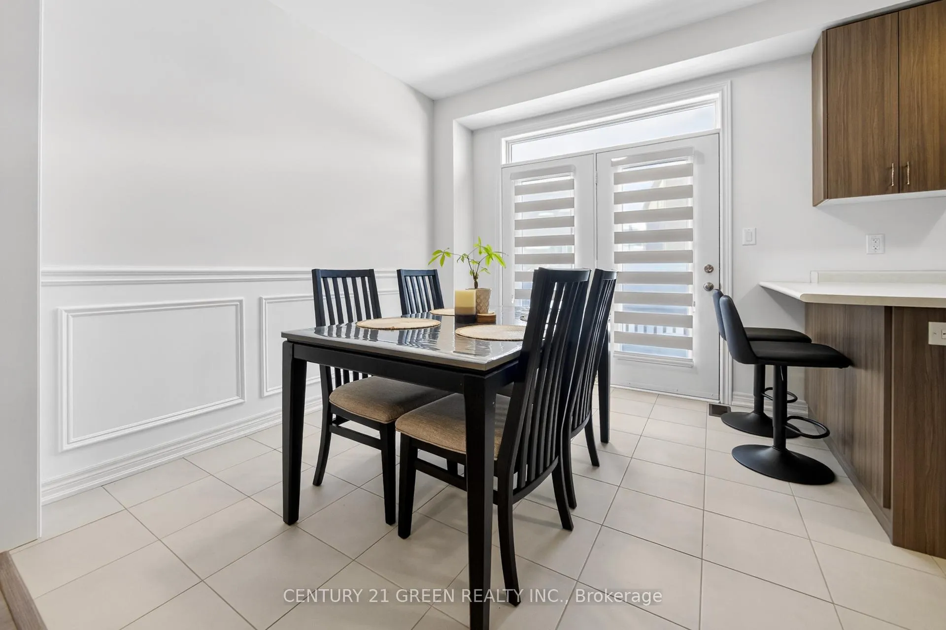 Photo 18 of 271 Great Falls Boulevard E, Hamilton, Waterdown — HOMEH