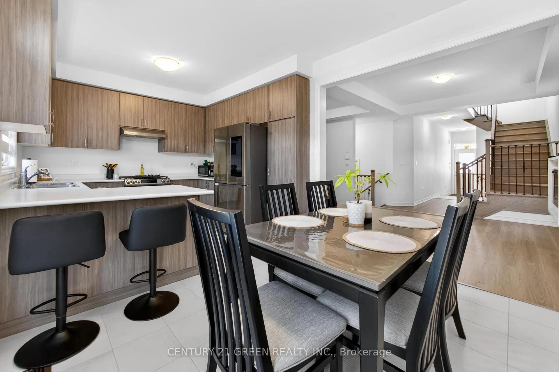 Photo 20 of 271 Great Falls Boulevard E, Hamilton, Waterdown — HOMEH