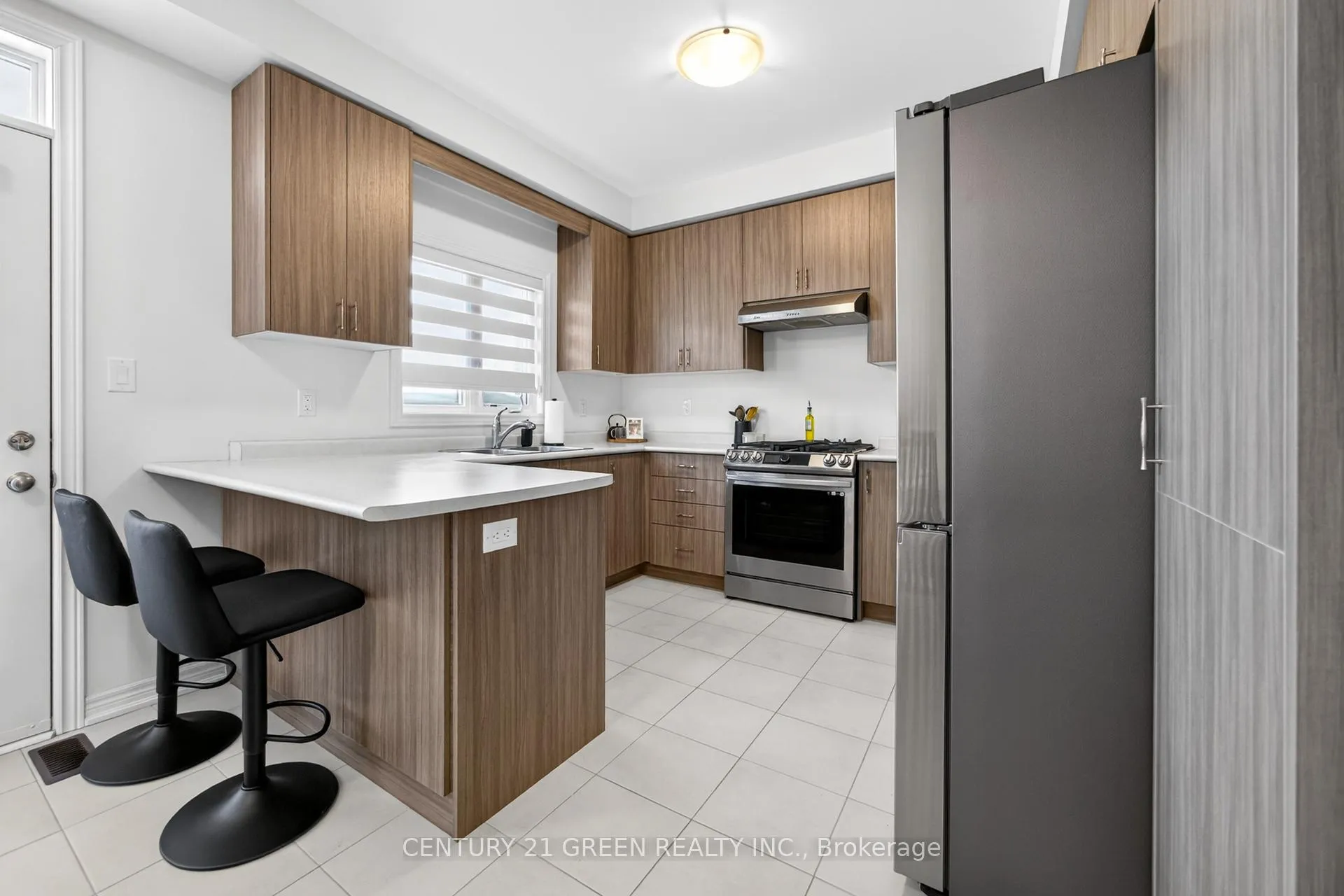 Photo 21 of 271 Great Falls Boulevard E, Hamilton, Waterdown — HOMEH