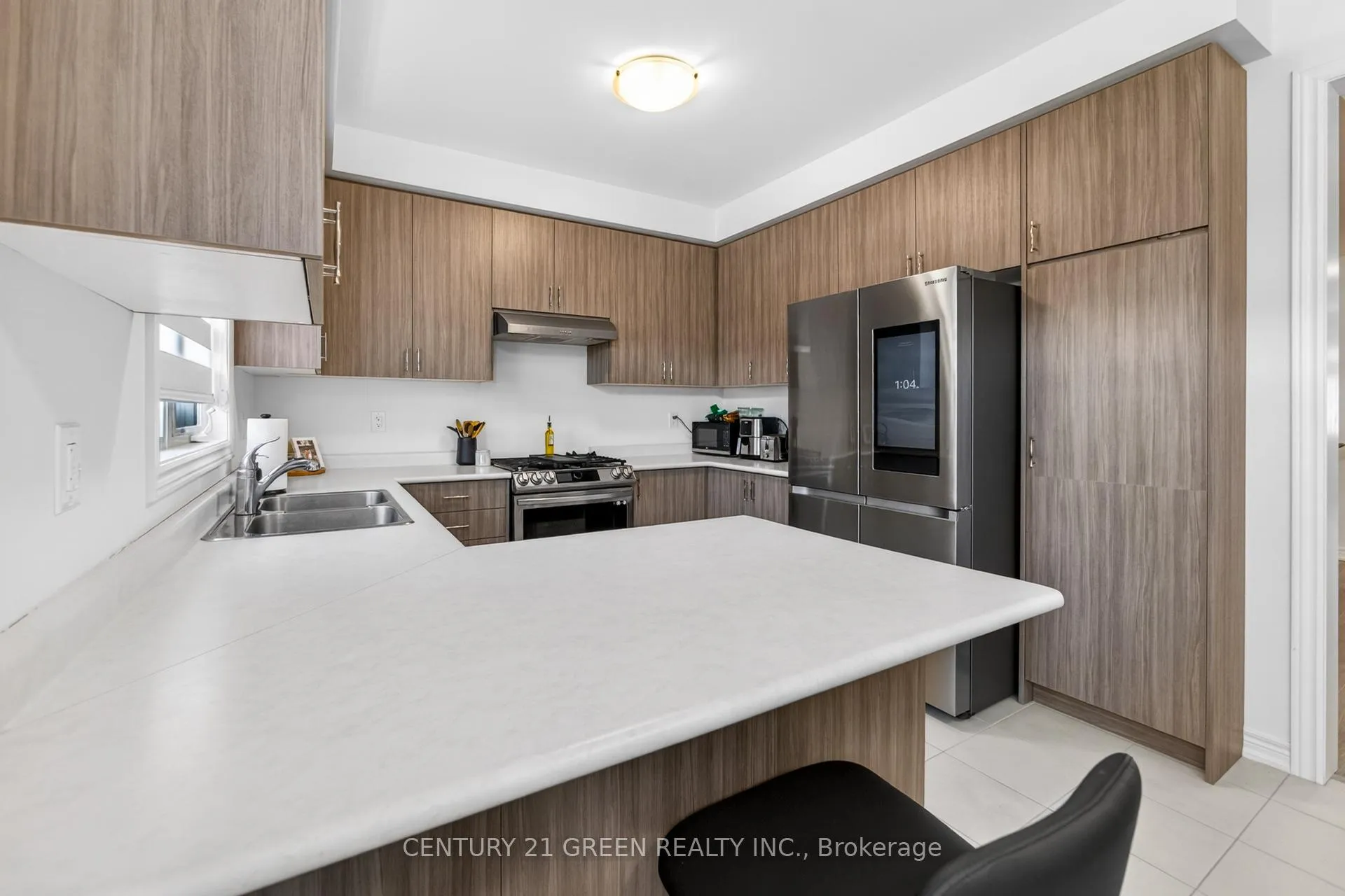 Photo 22 of 271 Great Falls Boulevard E, Hamilton, Waterdown — HOMEH