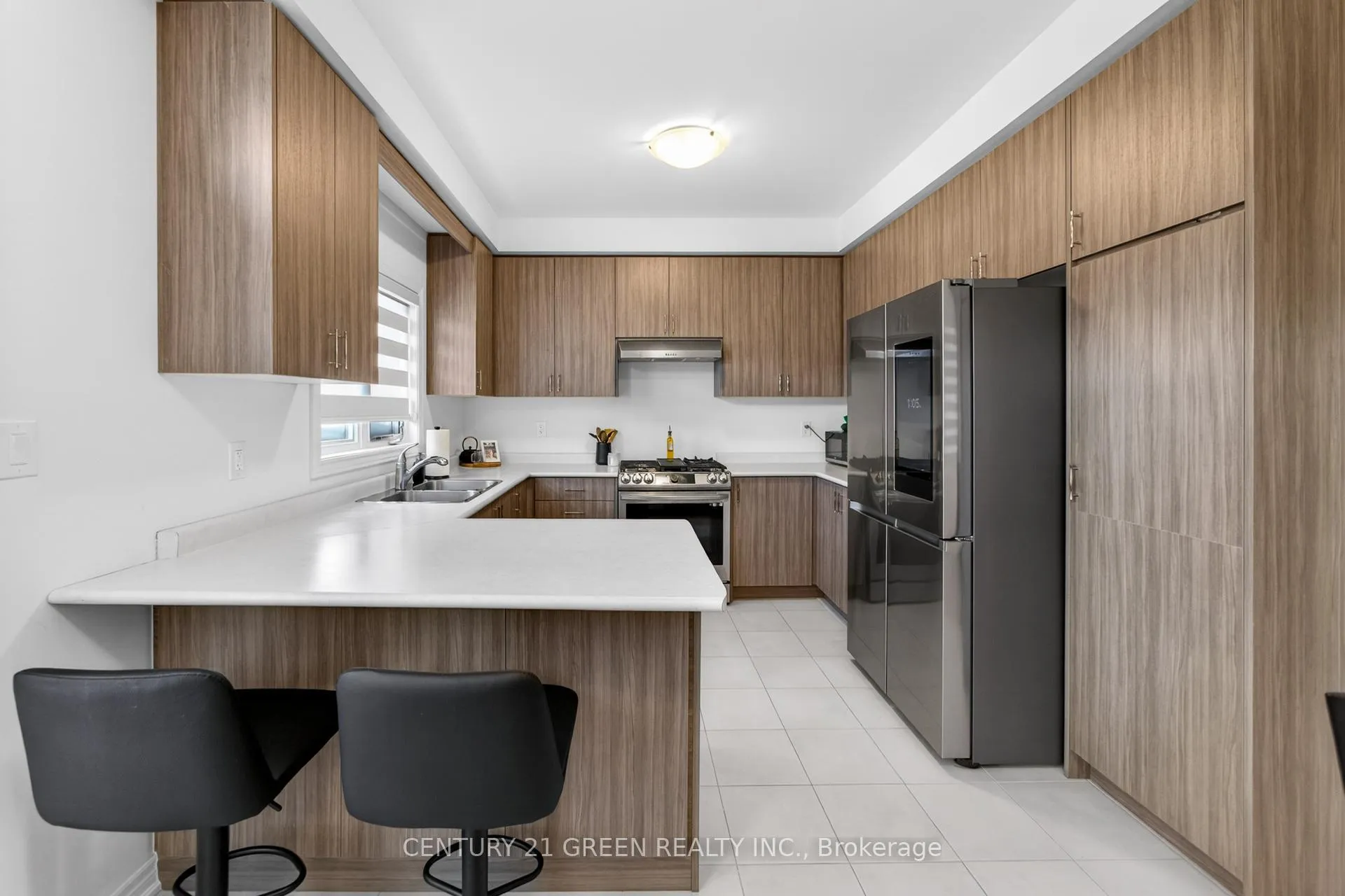 Photo 23 of 271 Great Falls Boulevard E, Hamilton, Waterdown — HOMEH