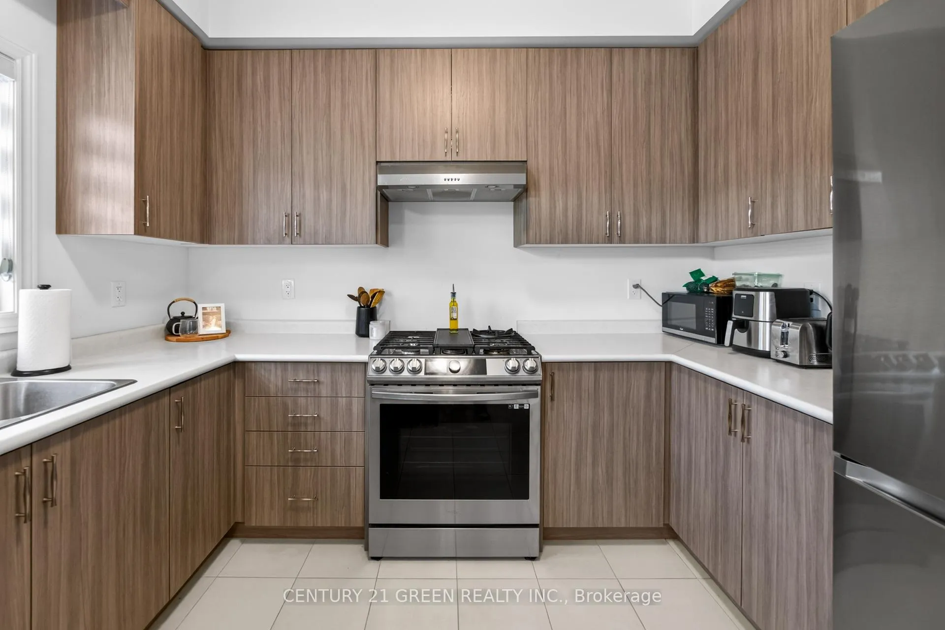 Photo 24 of 271 Great Falls Boulevard E, Hamilton, Waterdown — HOMEH